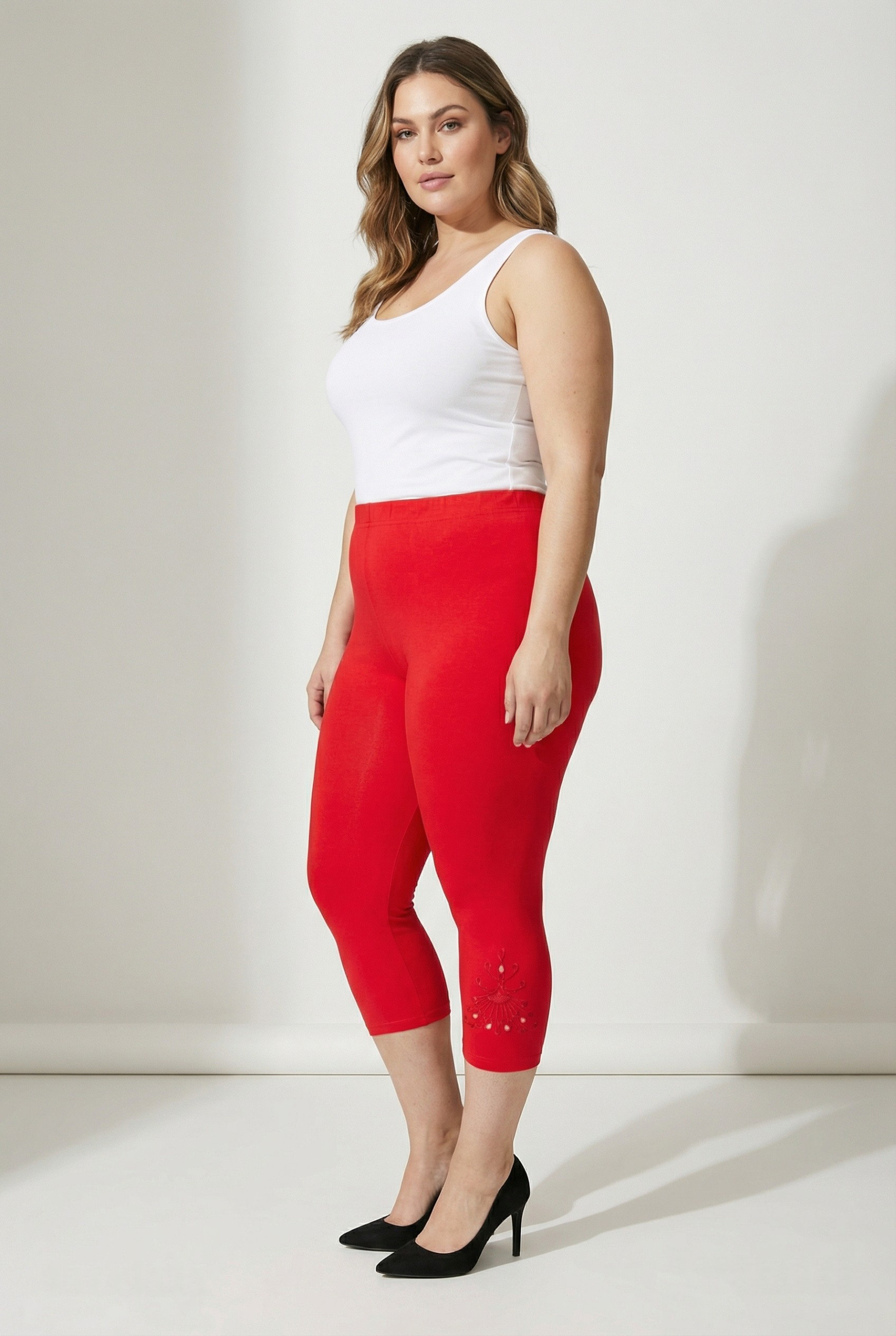 Grossiste Pomme Rouge Paris - Legging ajouré rouge avec motif (B219)
