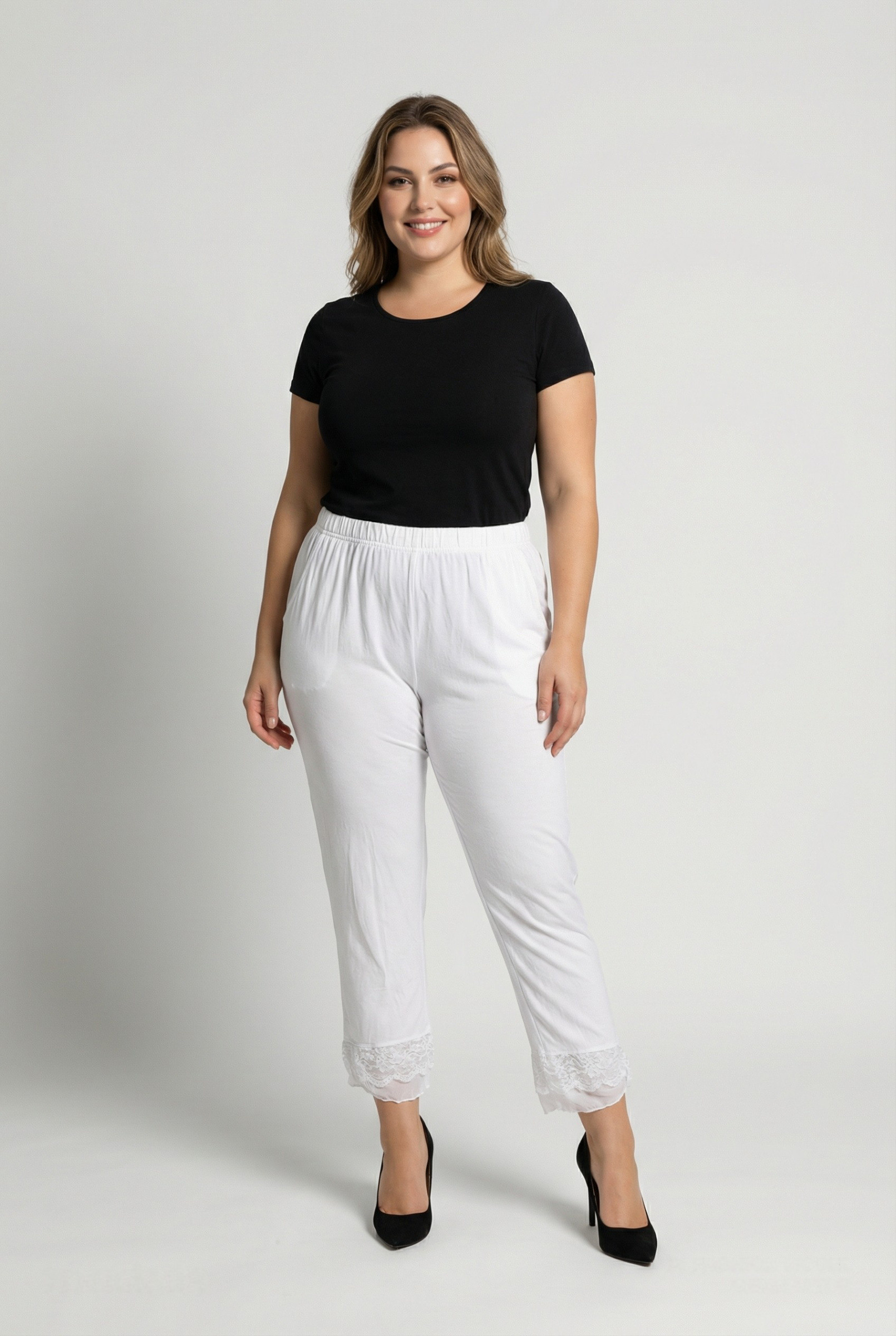 Grossiste Pomme Rouge Paris - Pantalon avec dentelle grande taille (B102)