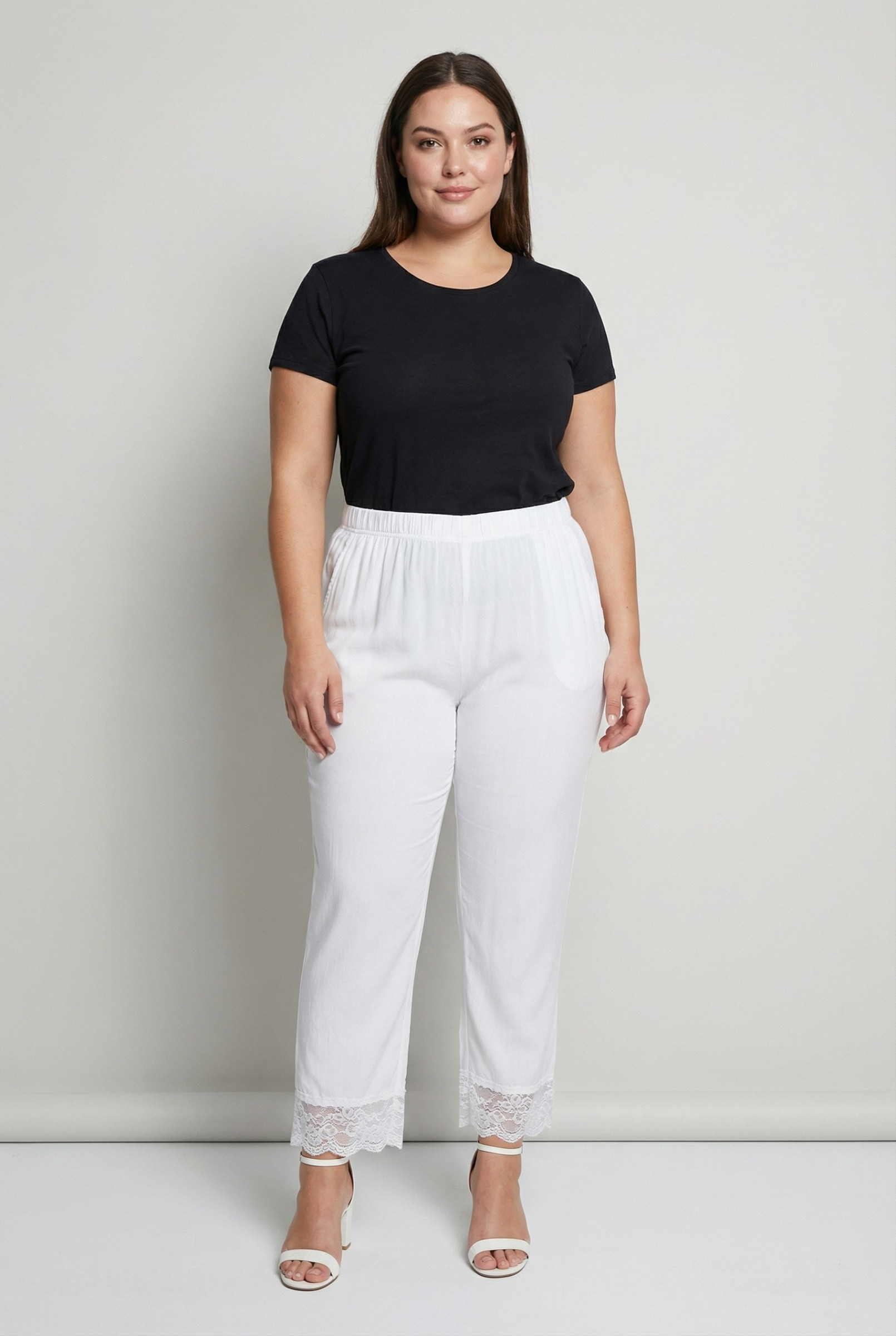 Grossiste Pomme Rouge Paris - Pantalon avec dentelle grande taille (B102)