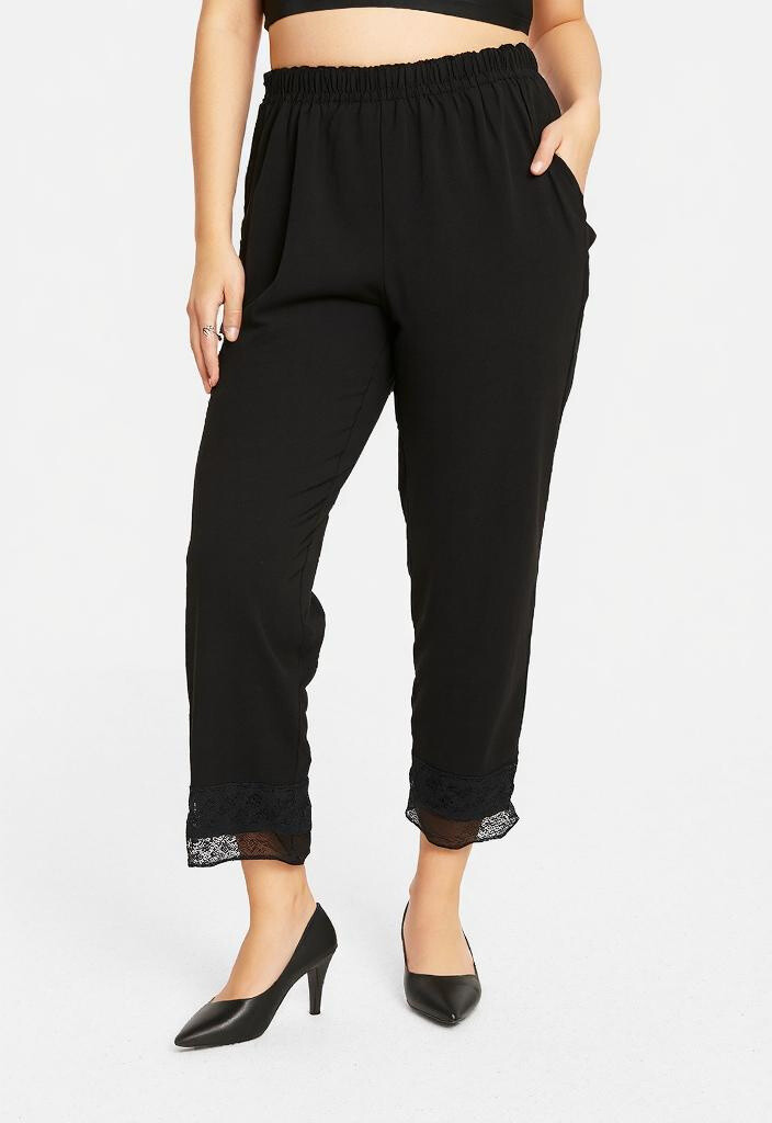 Grossiste Pomme Rouge Paris - Pantalon noir avec dentelle grande taille (B102)