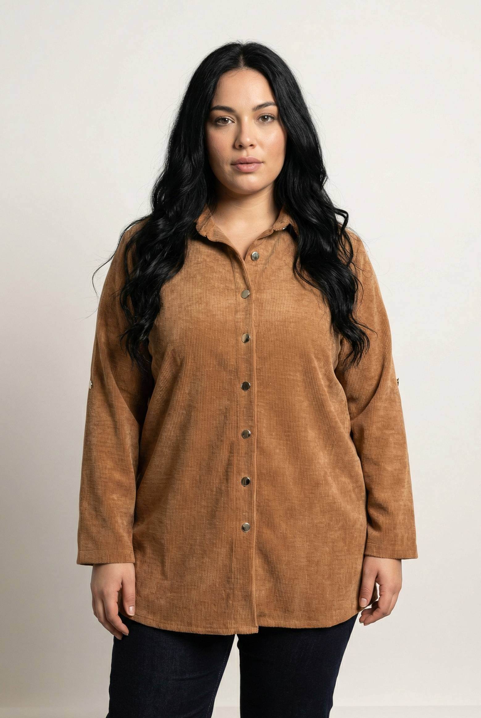 Grossista Pomme Rouge Paris - Camicia lunga oversize in velluto a coste color cammello (T20688)