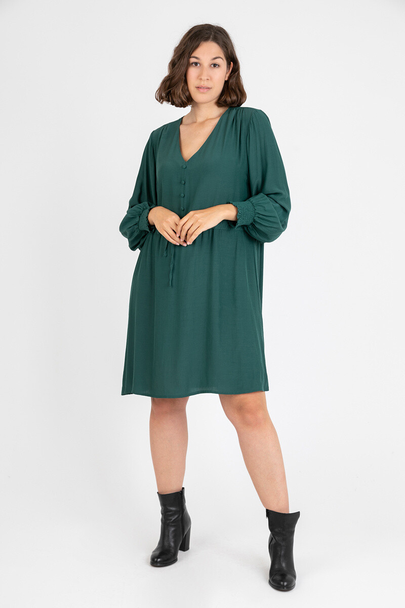 Wholesaler Pomme Rouge Paris - Large size green plain dress (C6526)