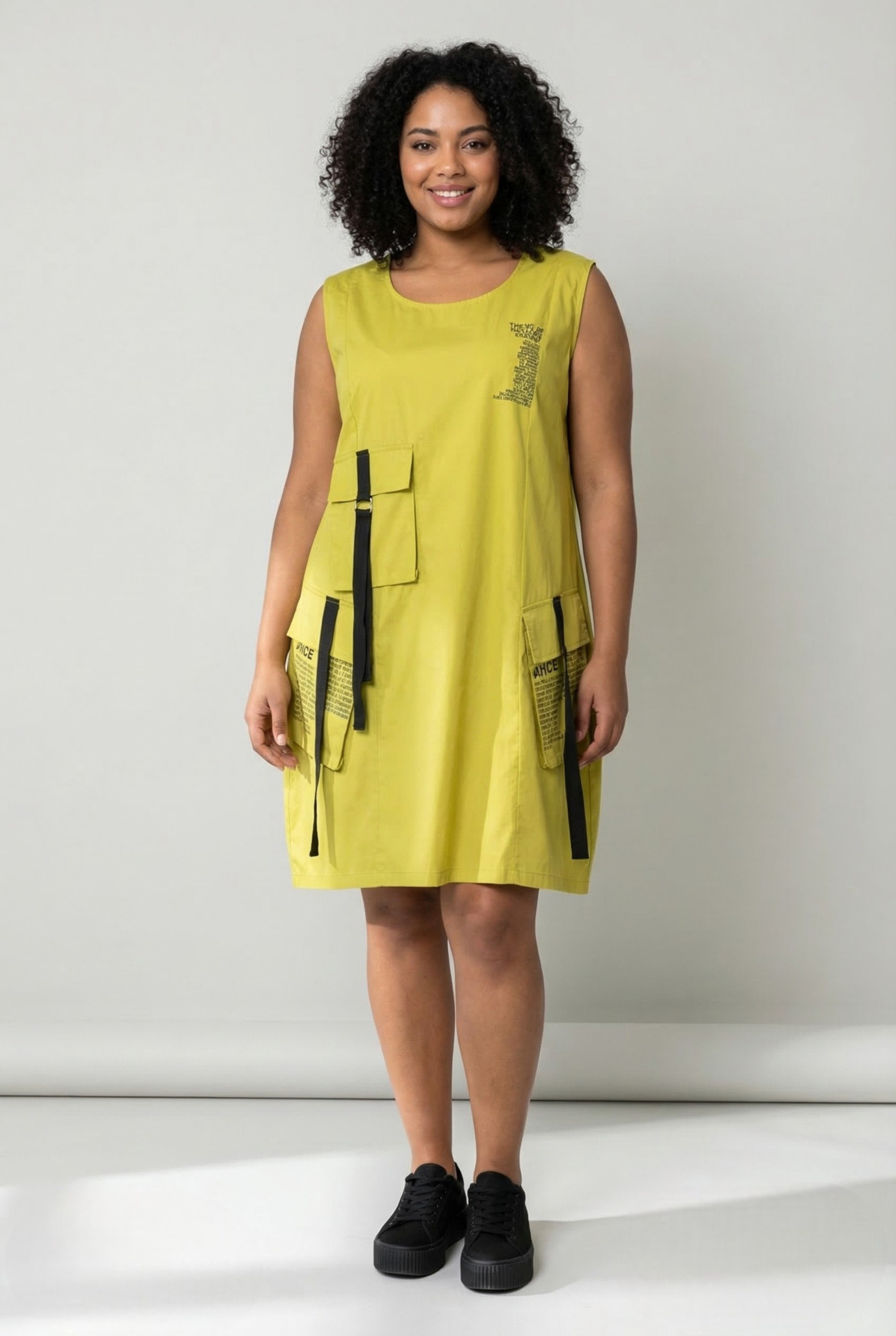 Grossiste Pomme Rouge Paris - Robe grande taille style urbain jaune (C6573)