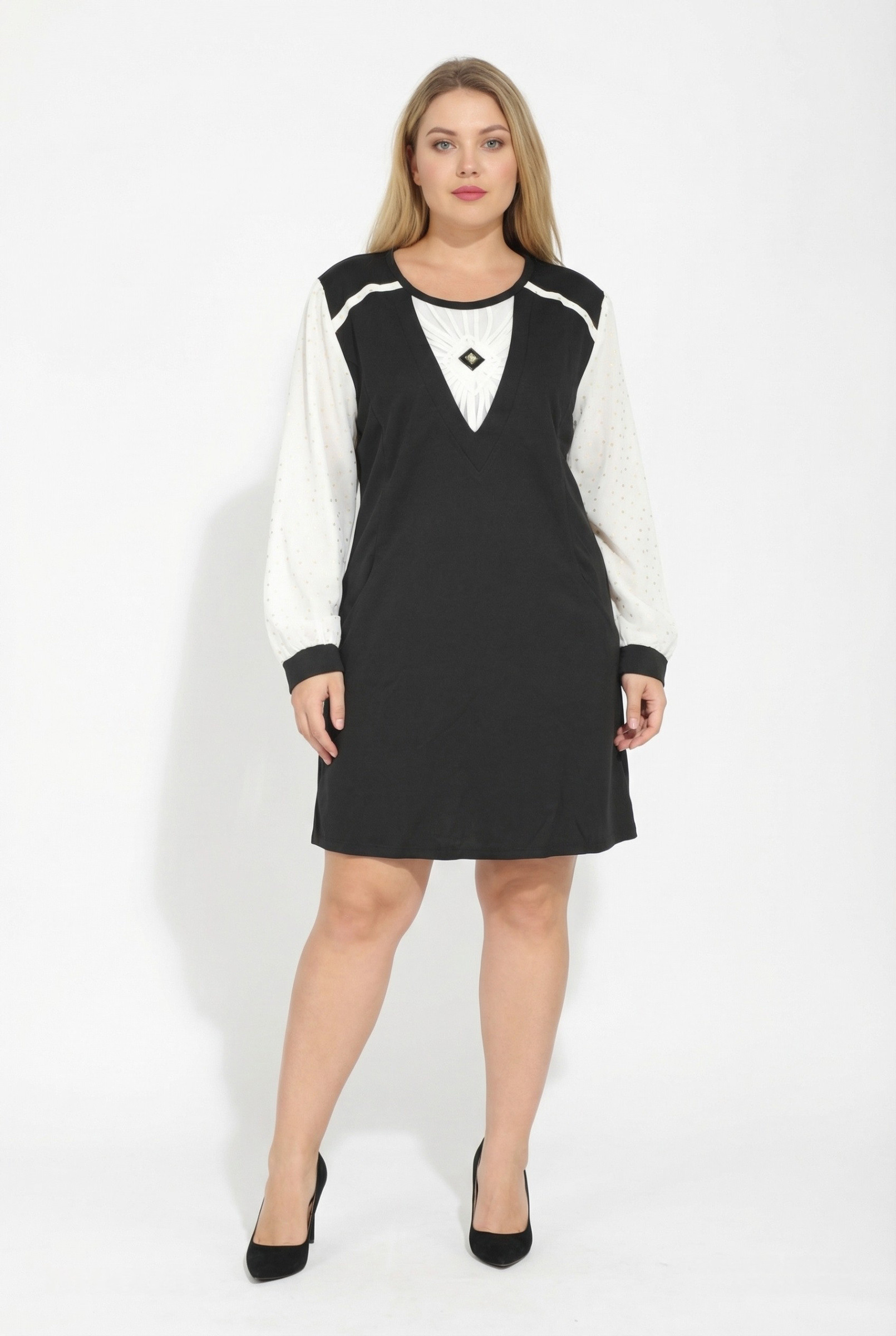 Grossiste Pomme Rouge Paris - Robe noir et blanche avec manche plumetis grande taille