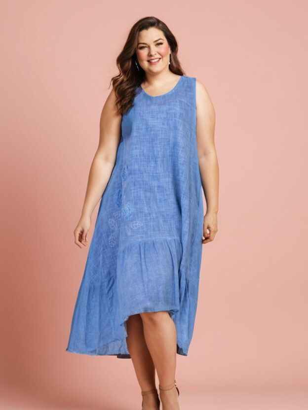 Grossiste Pomme Rouge Paris - Robe grande taille avec broderie floral bleu (C8015)