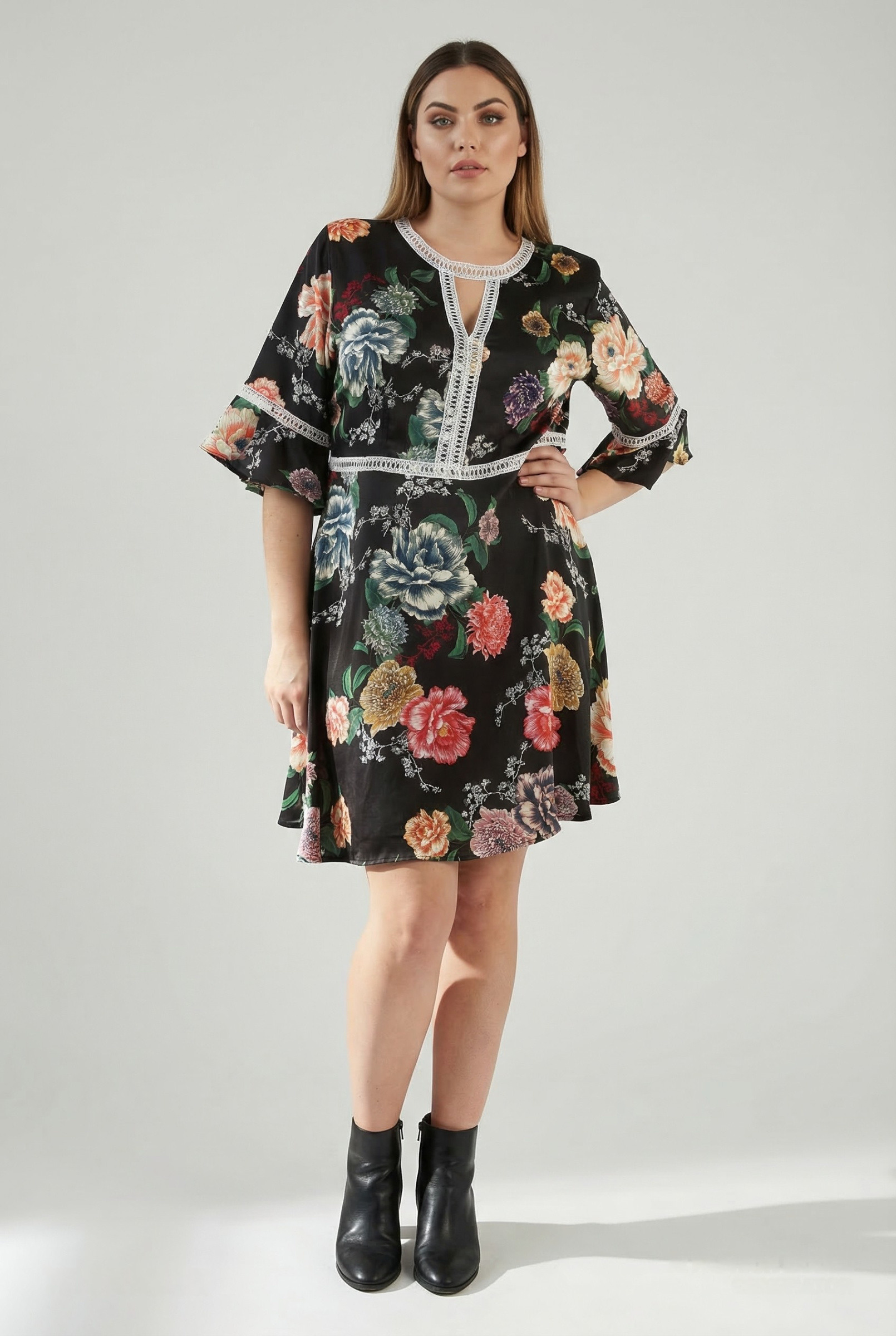 Grossiste Pomme Rouge Paris - Robe fleurie grande taille (A950)