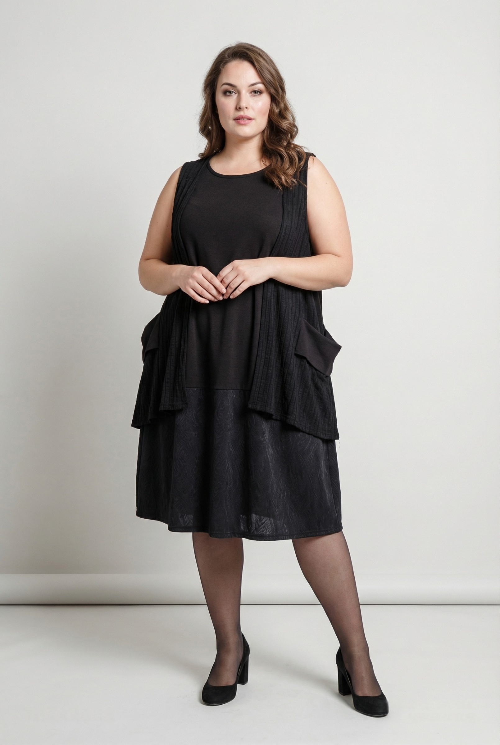 Grossiste Pomme Rouge Paris - Robe noir effet 2en1 sans manches grande taille