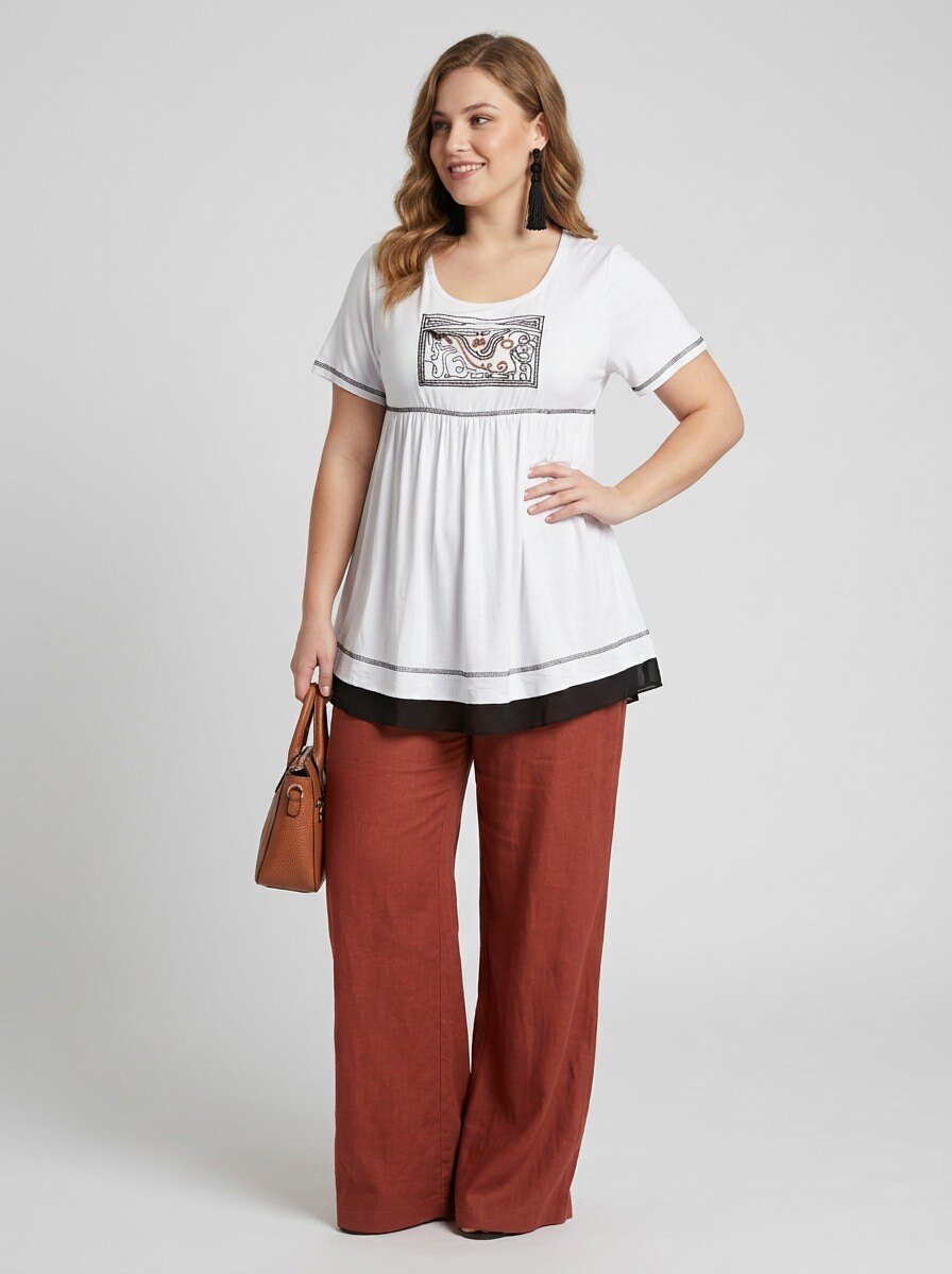 Grossiste Pomme Rouge Paris - T-shirt avec surpiqure et broderies (A549)