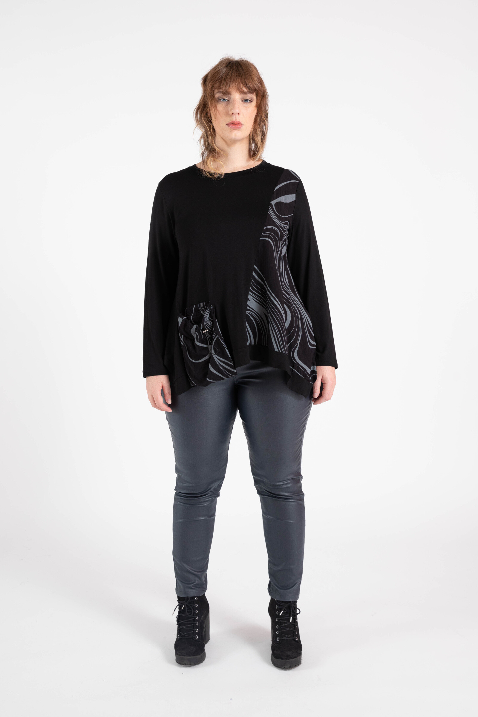 Mayorista Pomme Rouge Paris - Camiseta semiestampada de talla grande. L(42/44), XL(46/48), XXL(50/52), XXXL(54/56).