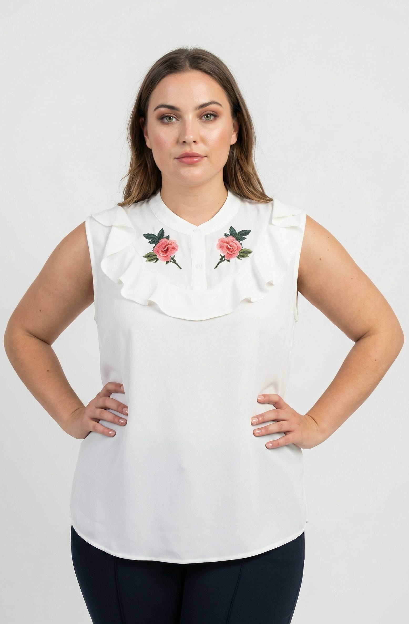 Grossiste Pomme Rouge Paris - Top blanc grande taille sans manche avec broderies (A965)