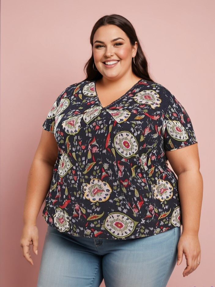 Grossiste Pomme Rouge Paris - Top grande taille imprimé fleuri noir (C6219)