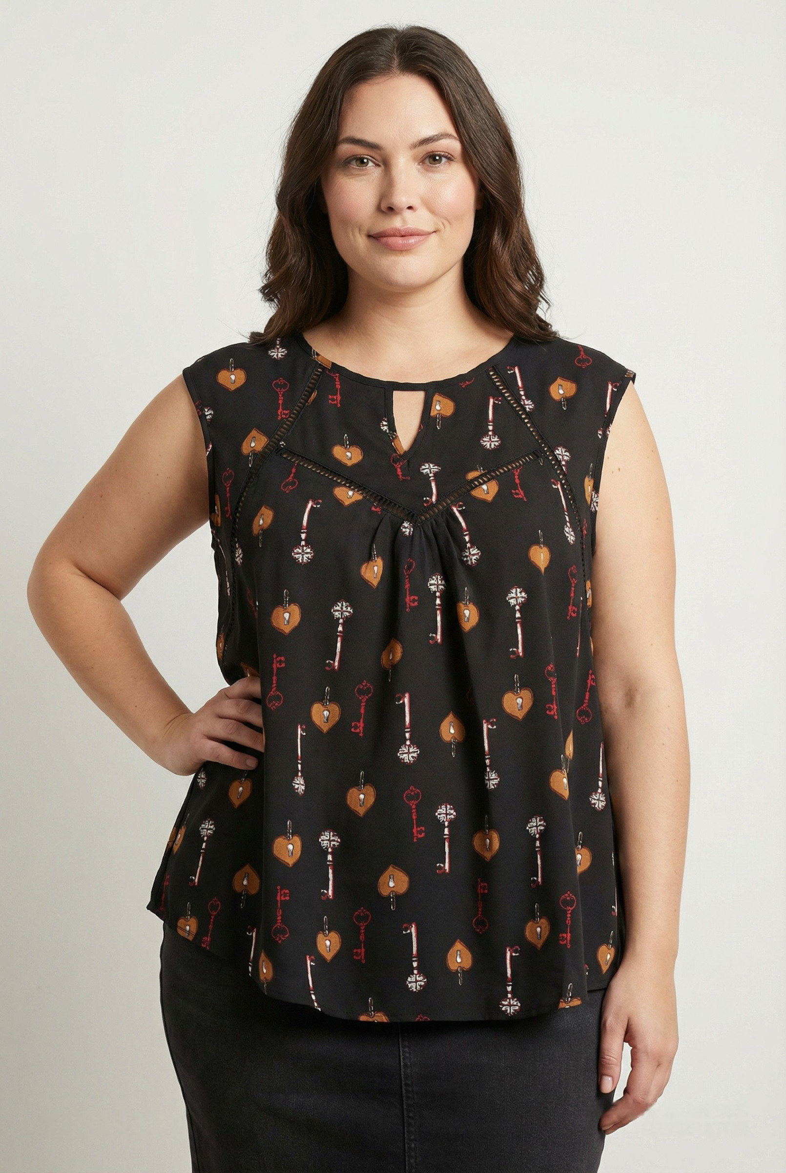Grossiste Pomme Rouge Paris - Top noir grande taille imprimé clefs (A956)