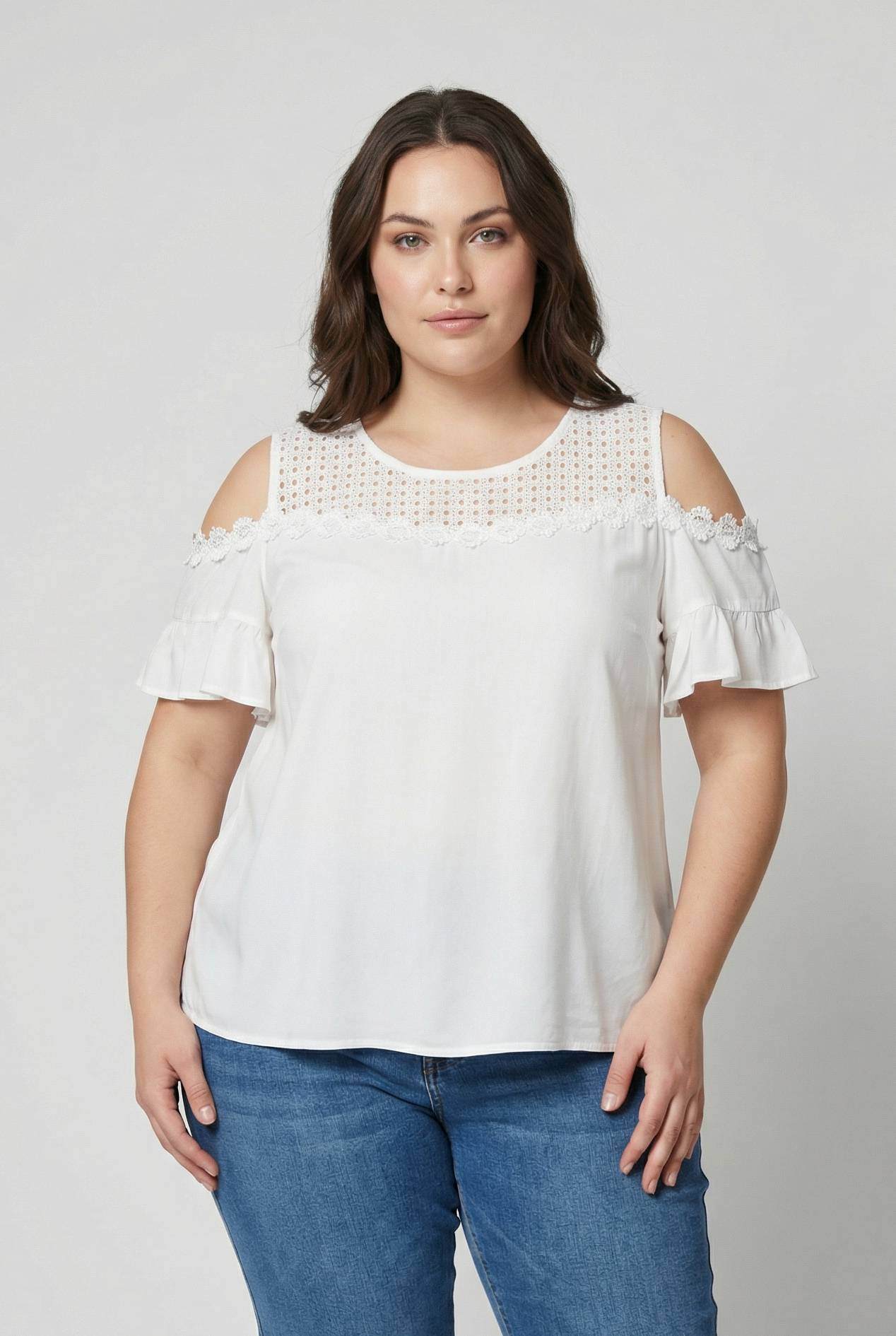 Grossiste Pomme Rouge Paris - Top blanc grande taille ajouré avec perles (A958)