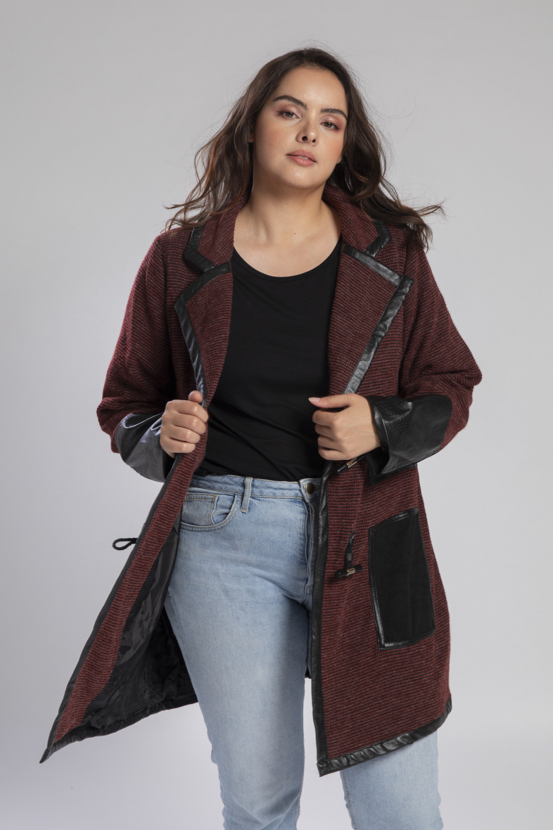 Grossiste Pomme Rouge Paris - Veste rouge avec patch en PVC (A563)