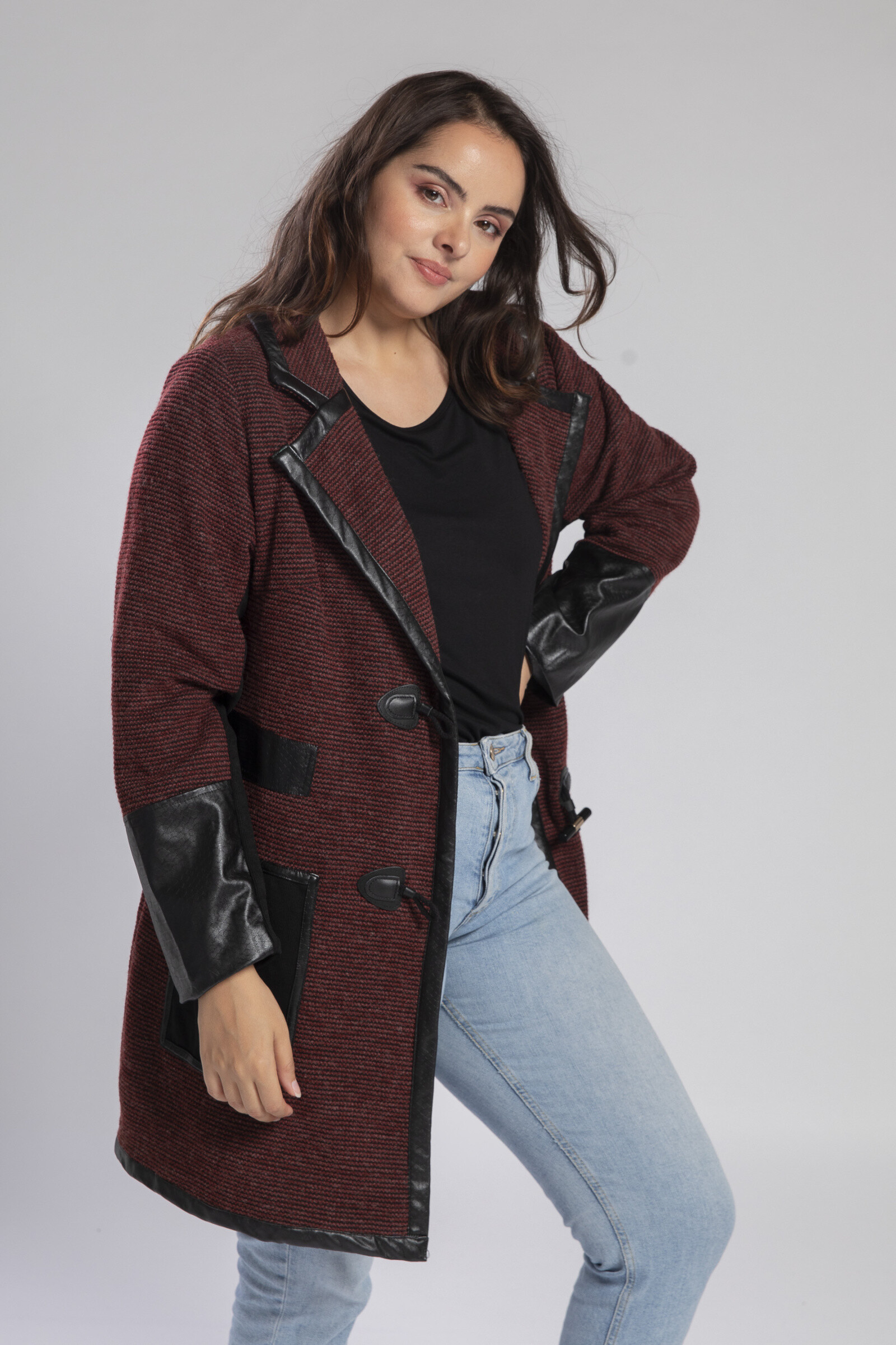 Grossiste Pomme Rouge Paris - Veste rouge avec patch en PVC (A563)