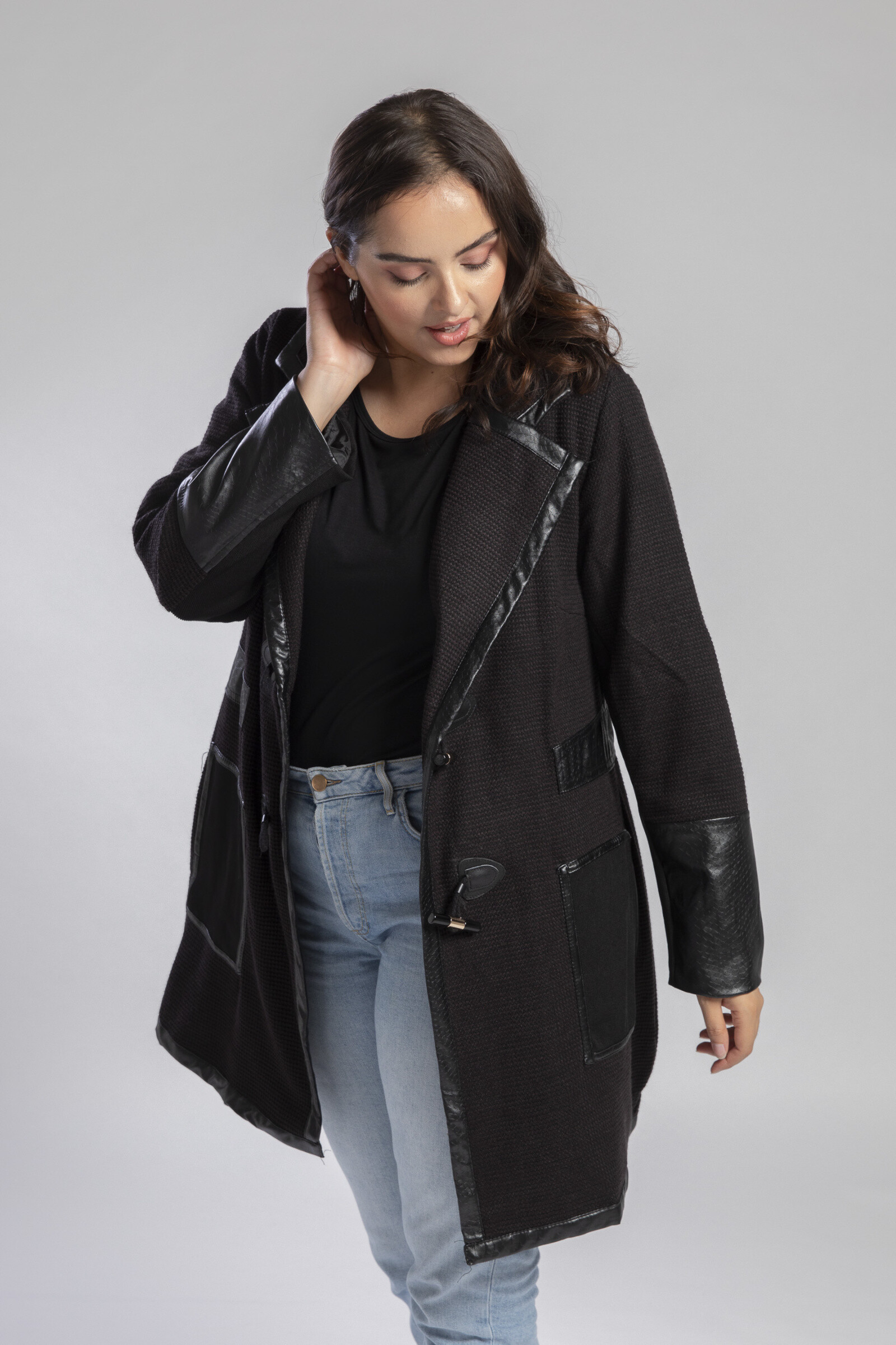 Grossiste Pomme Rouge Paris - Veste noir avec patch en PVC (A563)
