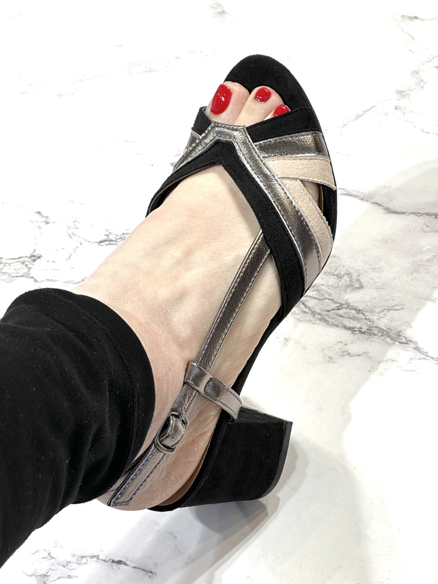 Grossiste Poti Pati - BK078 Sandales talon carré haut de 6 cm tricolore