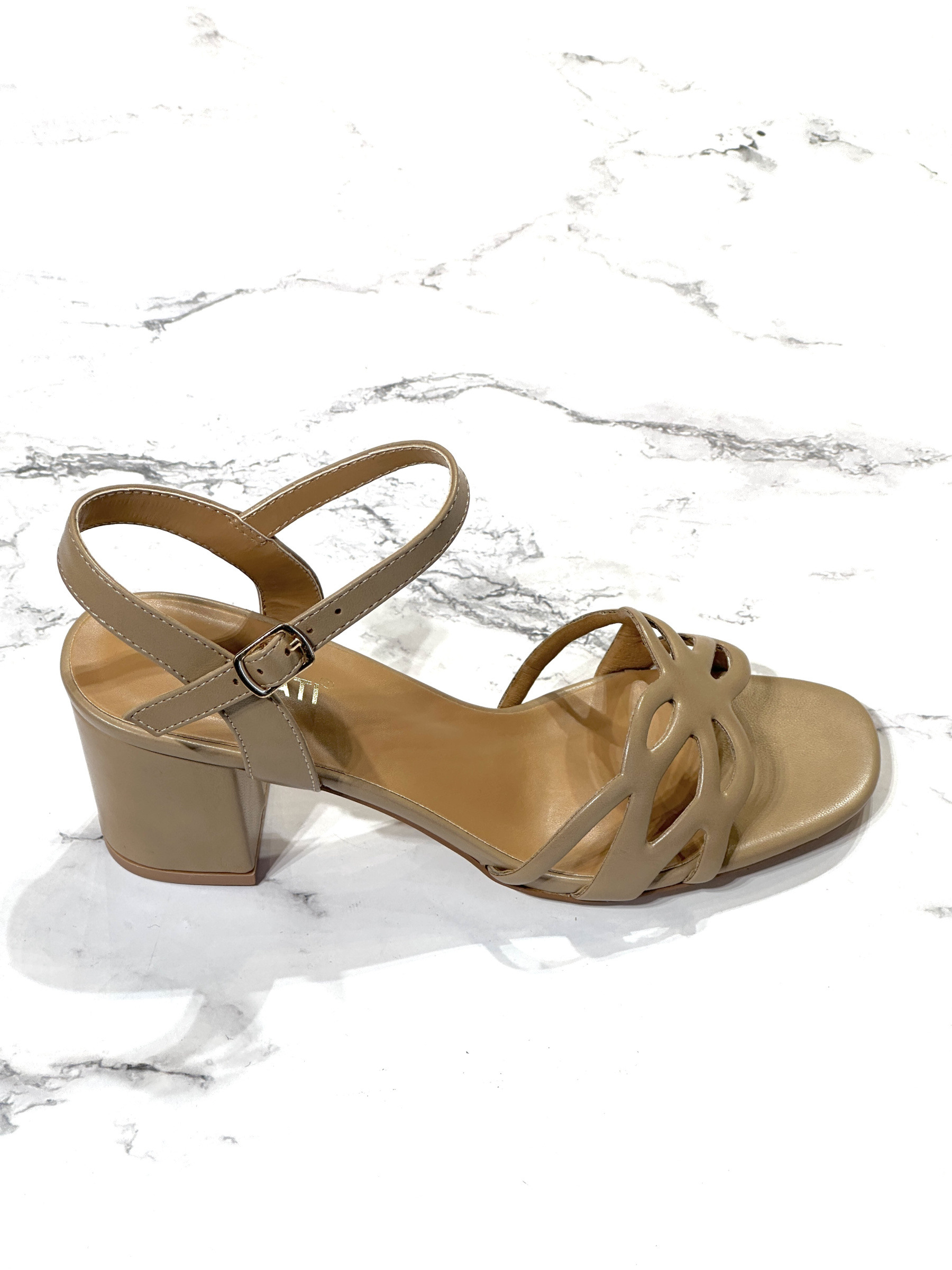 Mayorista Poti Pati - BK064 Sandalias High Square High 6cms entrelazadas con costura blanca