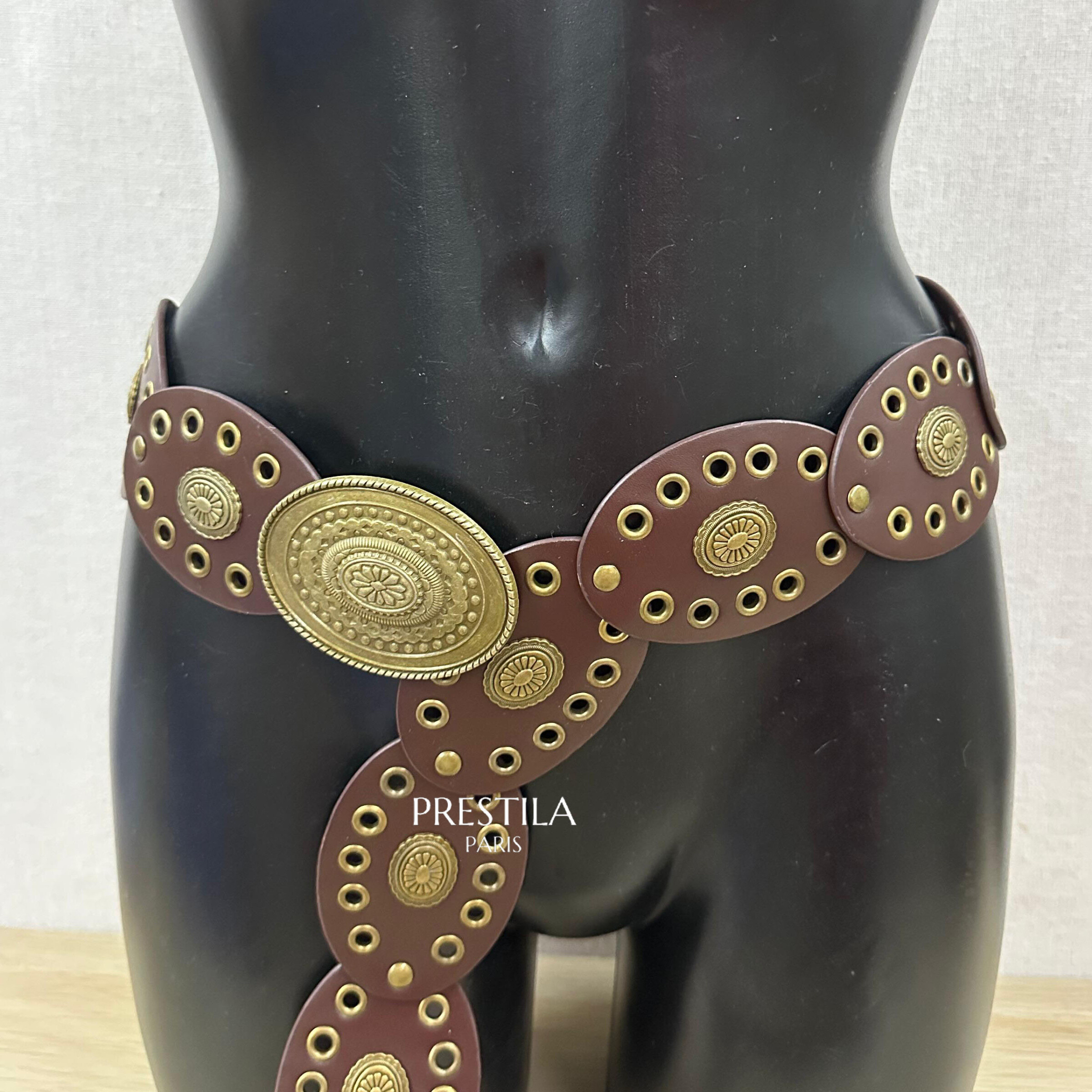 Grossiste PRESTILA - Ceinture Vintage Boho Chic Femme avec Ovales à Rivets