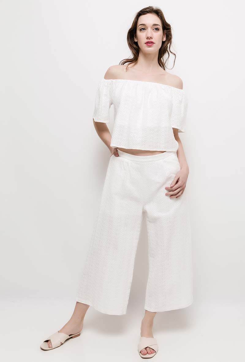 Grossiste Princesse - Ensemble en broderie anglaise (top et pantalon)