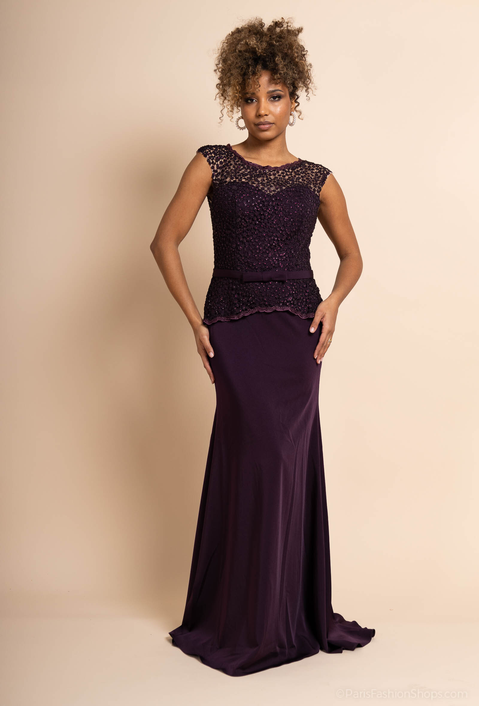 Grossiste Promarried - Robe de cérémonie coupe fourreau avec un haut en dentelle et une jupe uni