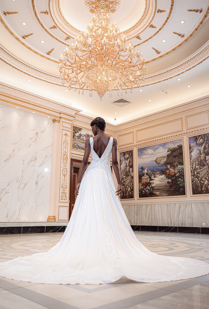 Grossiste Promarried - Robe de mariée satin coupe évasé avec traine