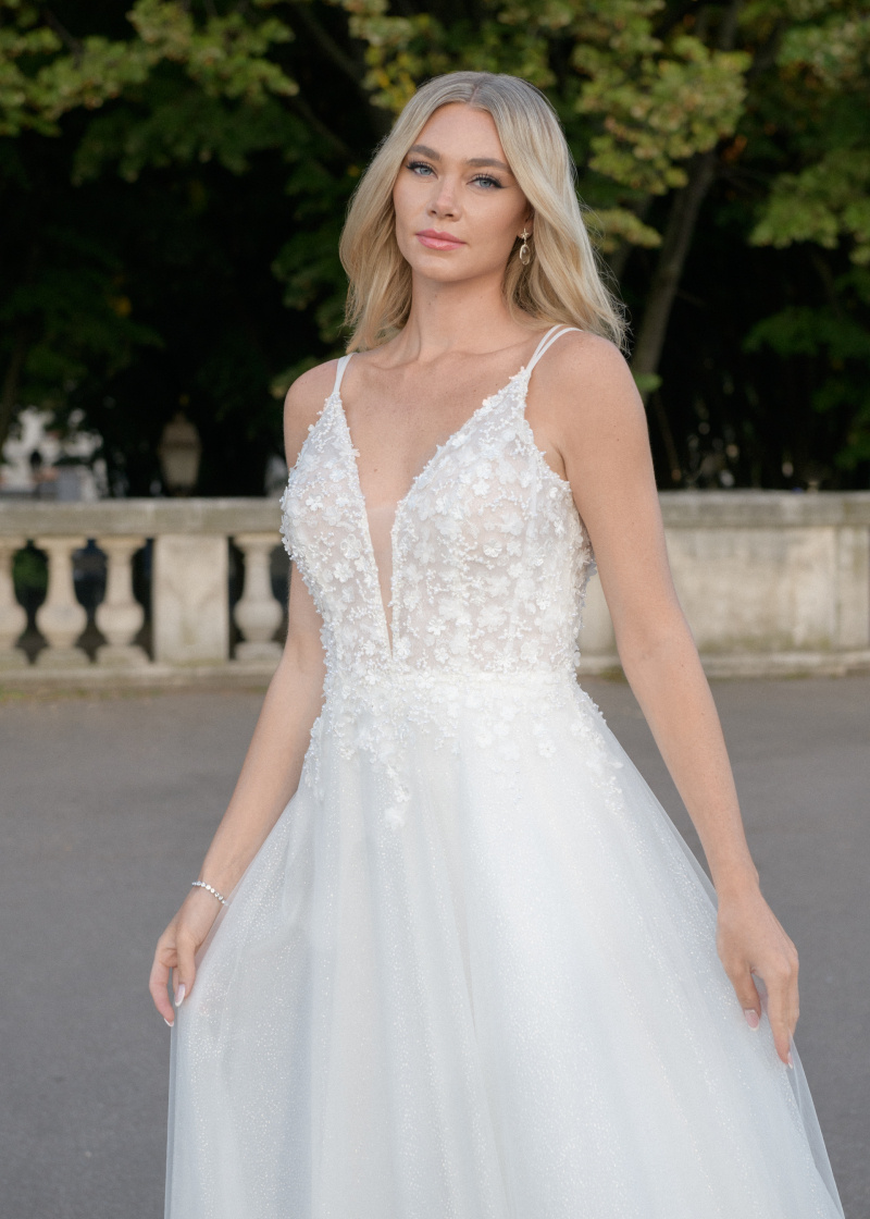 Grossiste Promarried - Col échancré en V avec une Coupe évasée avec traine