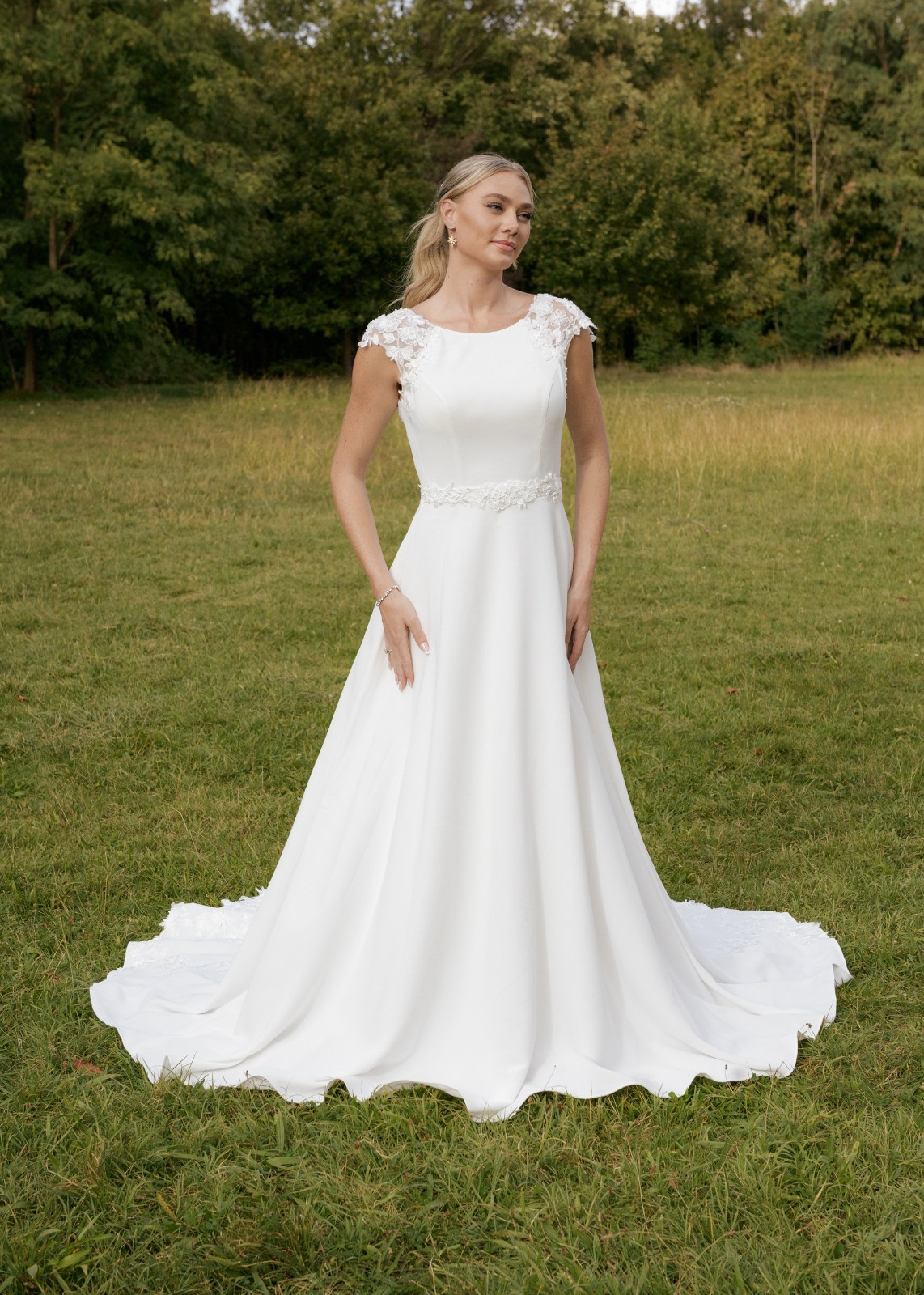 Grossiste Promarried - Robe de mariée trapèze en crêpe avec manches en dentelle