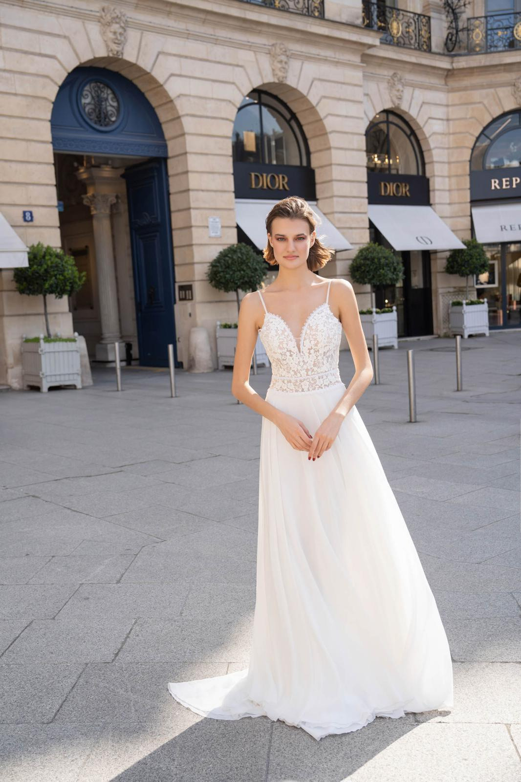 Grossiste Promarried - Robe de Mariée Bohème Dentelle & Mousseline - Élégance Naturelle