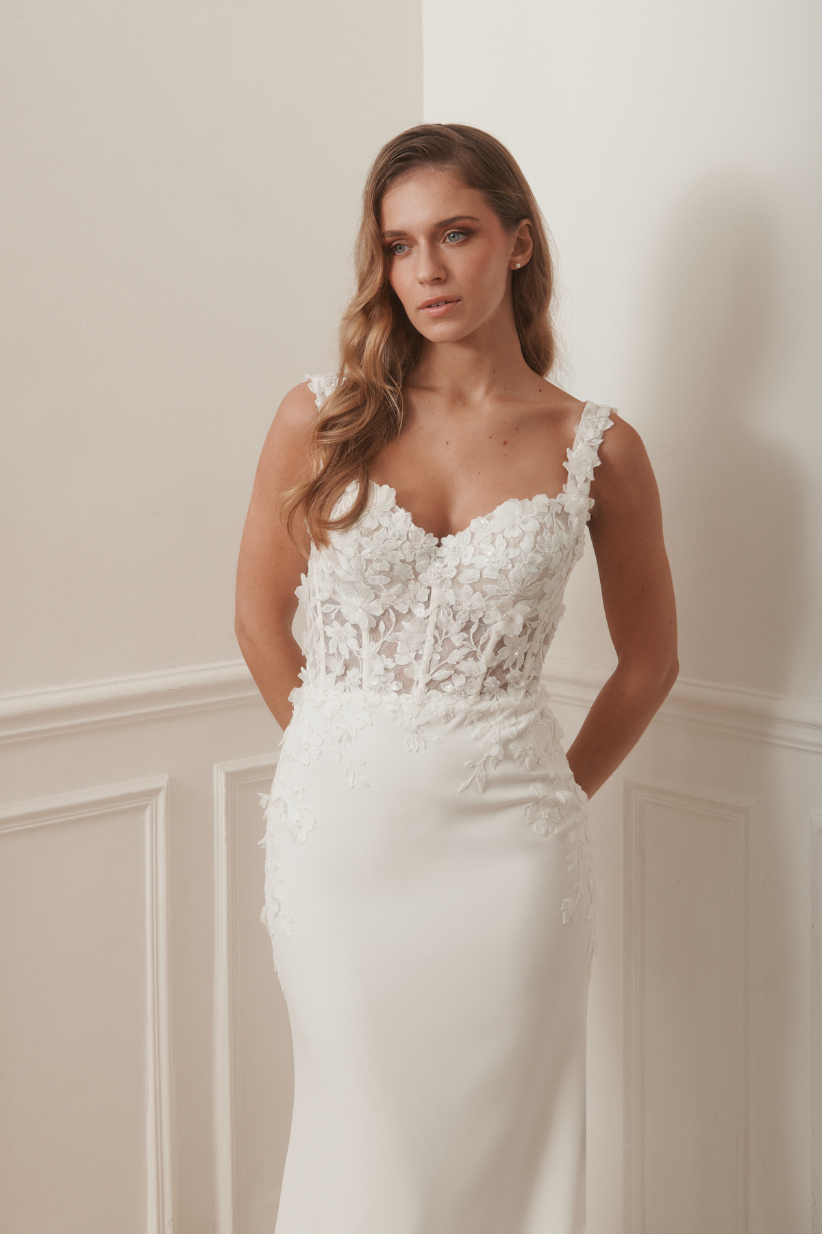 Großhändler Promarried - Promarried Brautkleid – Florale Spitzenherzausschnitt, V-Rücken & Bestickte Schleppe