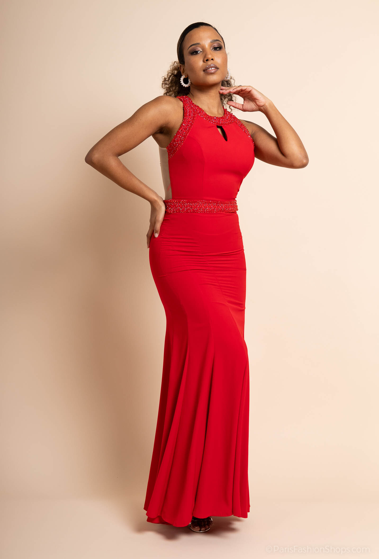 Grossiste Promarried - Robe fourreau rouge dos transparante avec de broderie