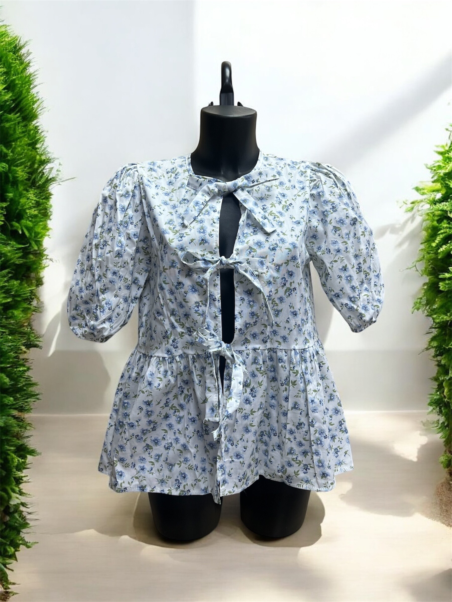 Grossiste PROMISE - Blouse en popeline coton imprimée fleurs noeuds à nouer