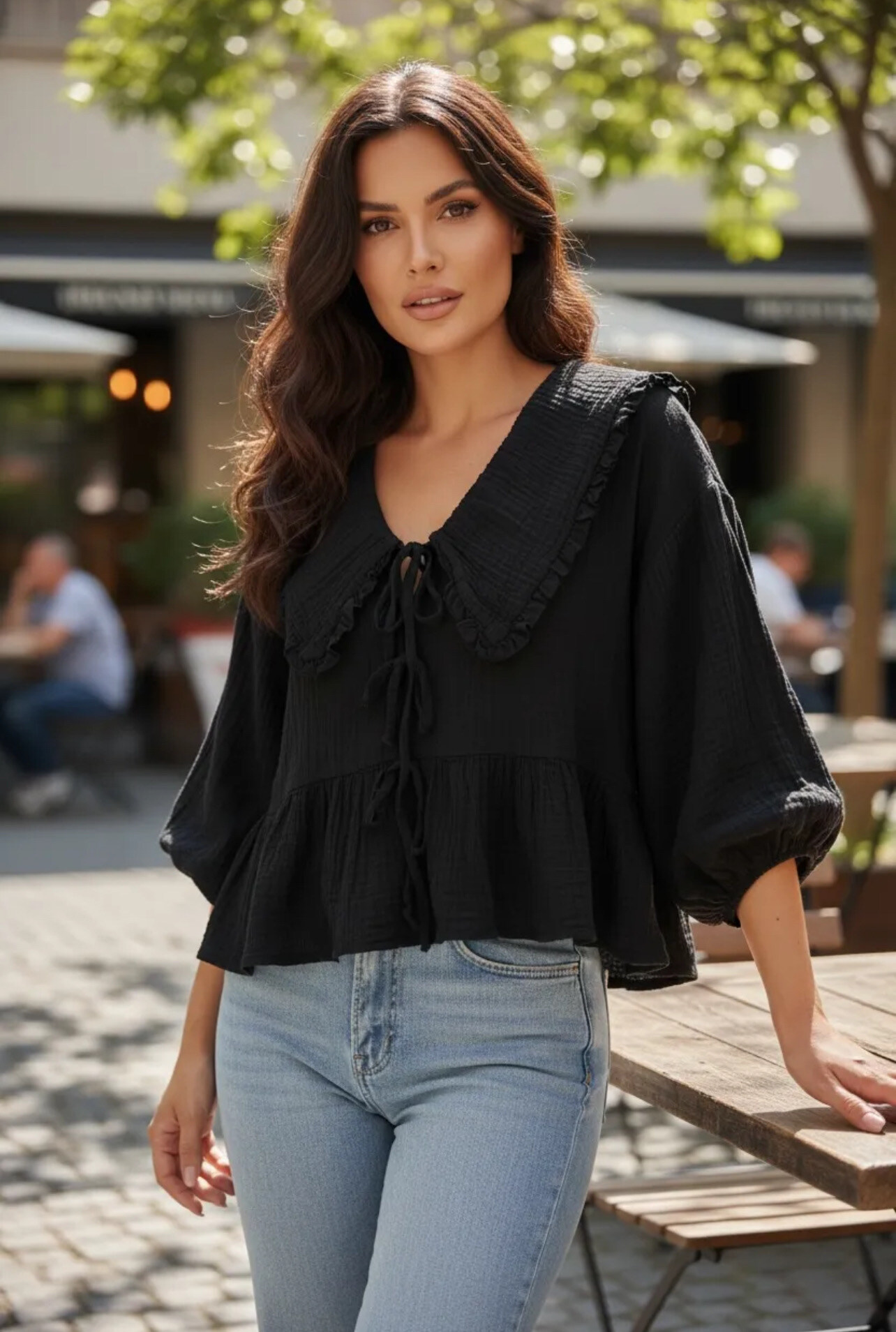 Grossista PROMISE - Blusa con collo alla Peter Pan con nodi da legare in mussola di cotone