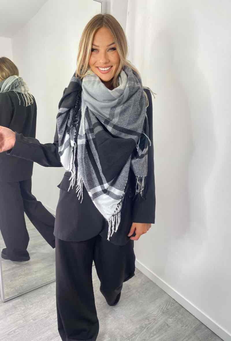 Wholesaler PROMISE - Square checkered stole winter