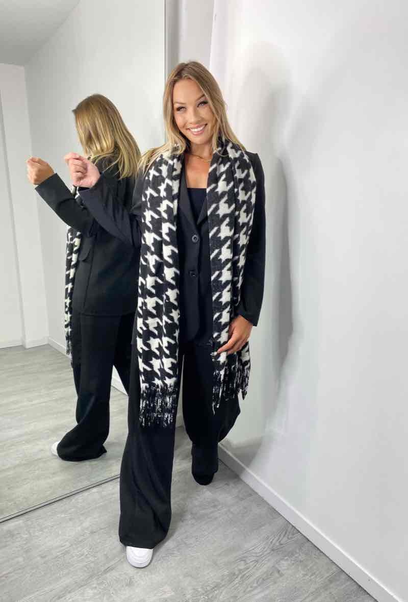 Wholesaler PROMISE - Goosefoot checked printed fringe scarf