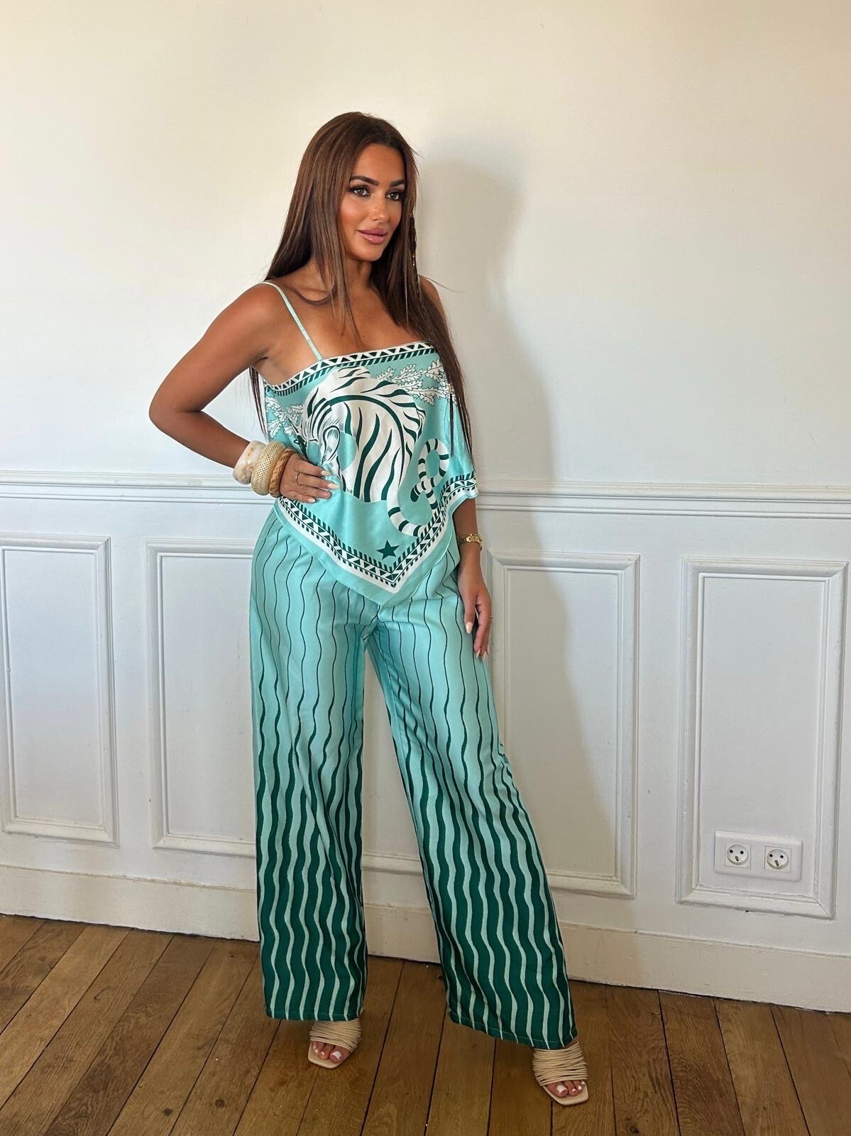 Grossiste PROMISE - Ensemble top satiné dos à nouer et pantalon coupe droite
