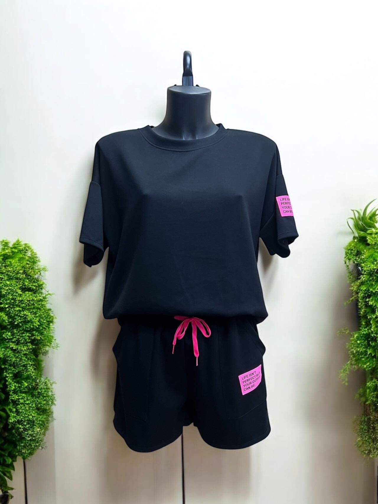 Wholesaler PROMISE - T-shirt and shorts with patch