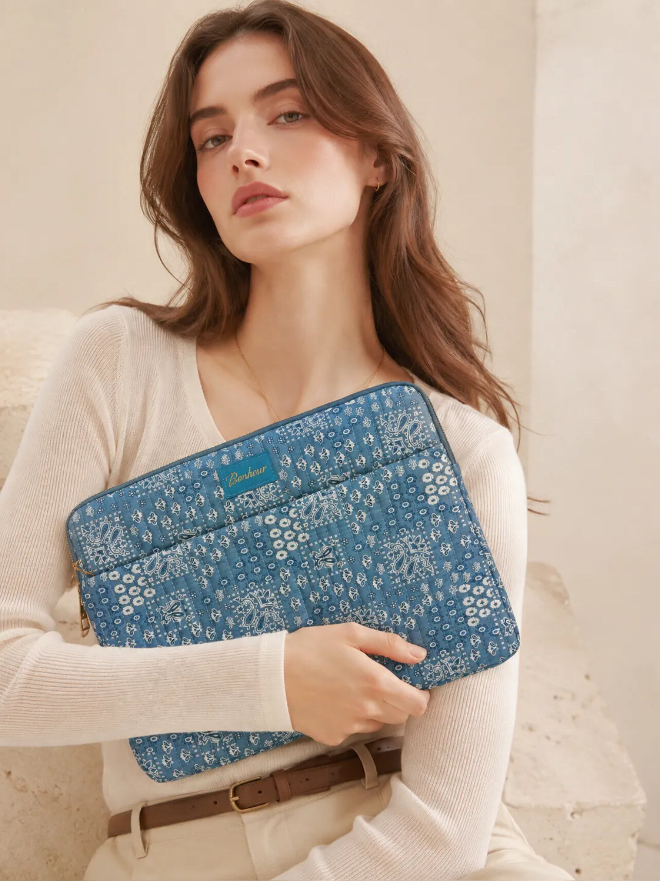 Grossiste PROMISE - Pochette ordinateur portable ou tablette 13 pouces en coton matelassé imprimé, poche à l’avant, Bonheur