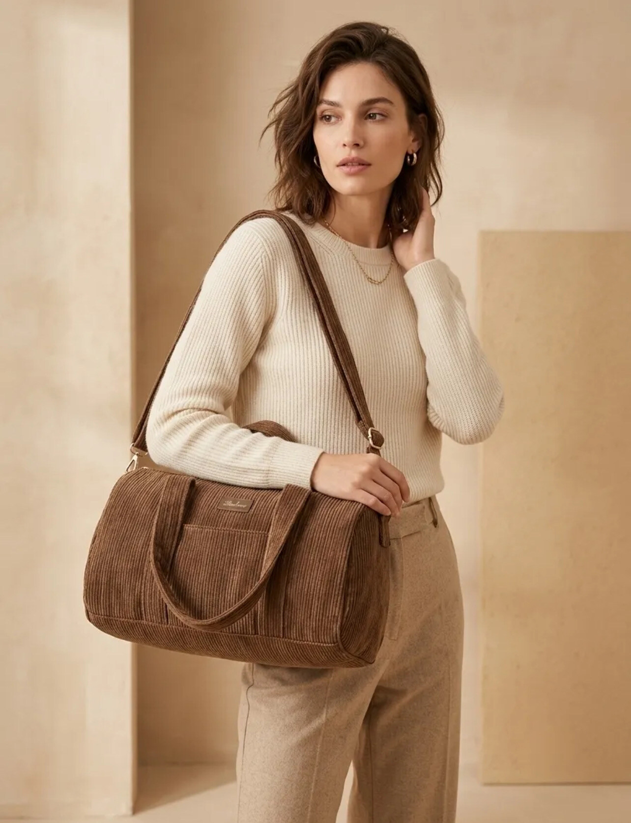 Wholesaler PROMISE - Corduroy shoulder duffel bag with zip, with adjustable shoulder strap, front pocket, zipped pocket inside