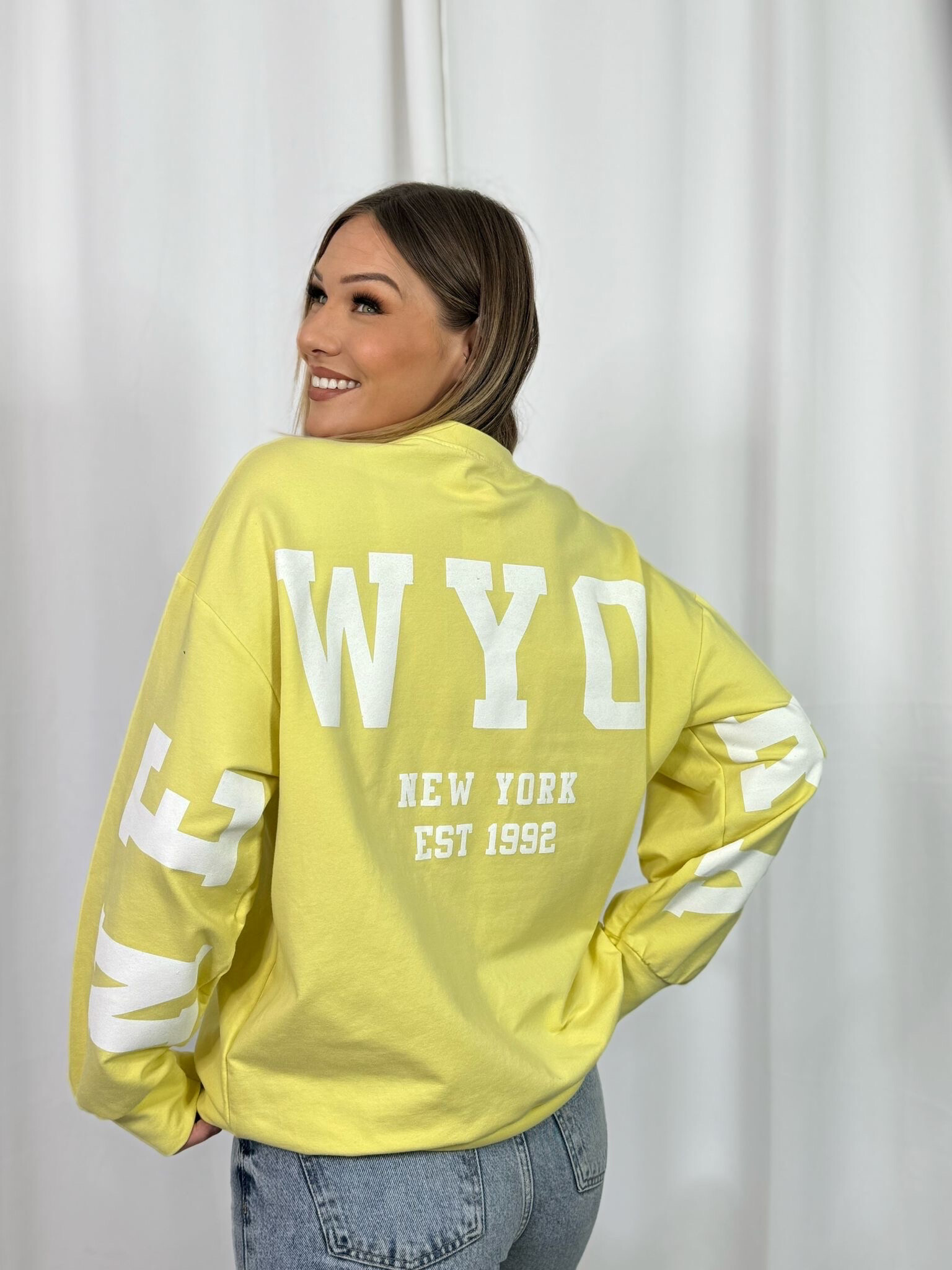 Wholesaler PROMISE - New York printed sweatshirt on the back