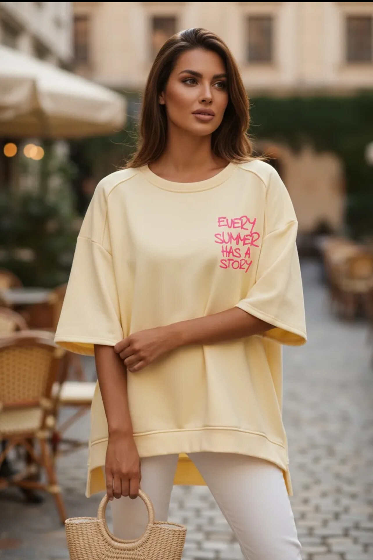 Grossista PROMISE - T-shirt in materiale felpa ricamato “Dolce vita”.