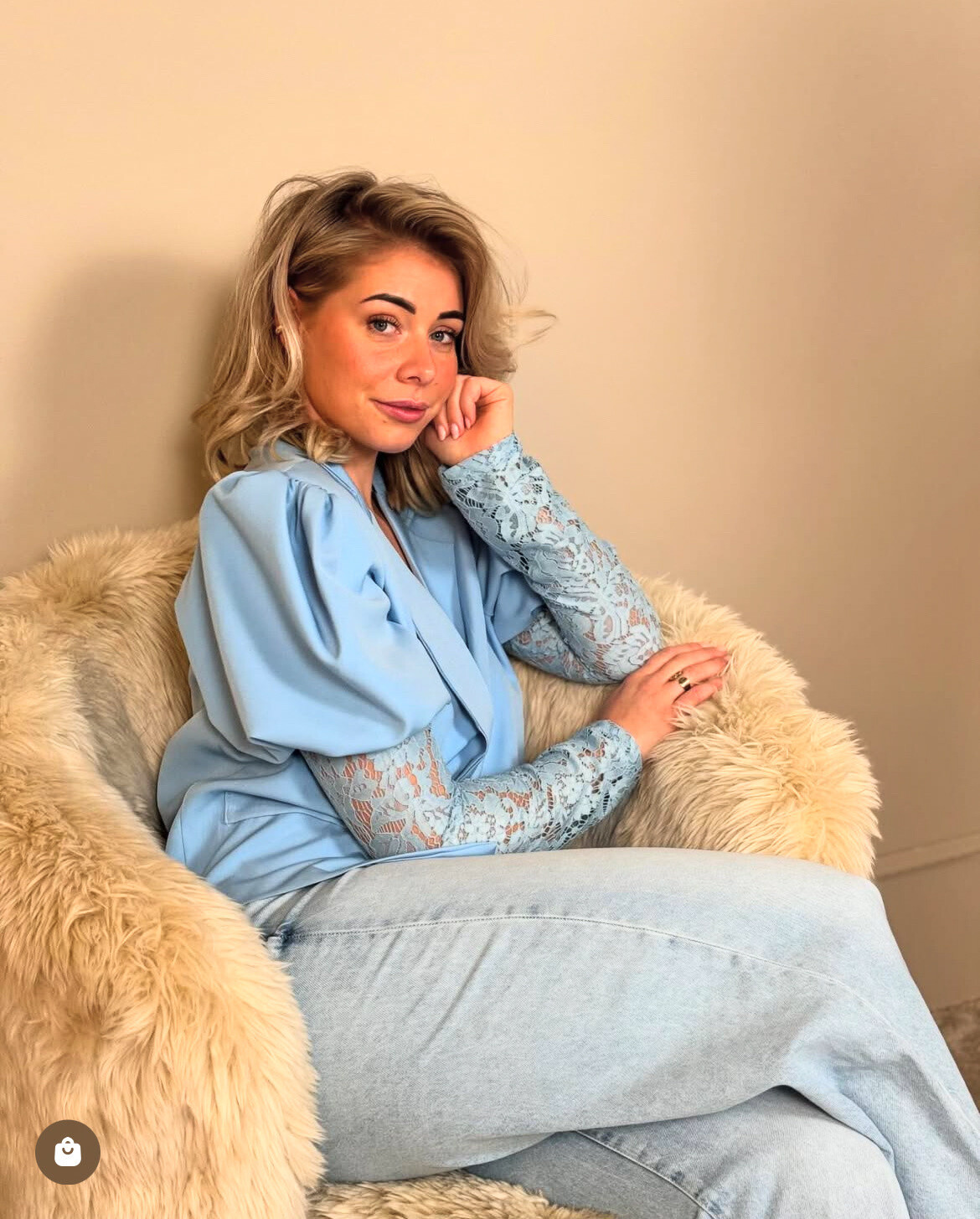Grossista PROMISE - Maniche in pizzo blazer
