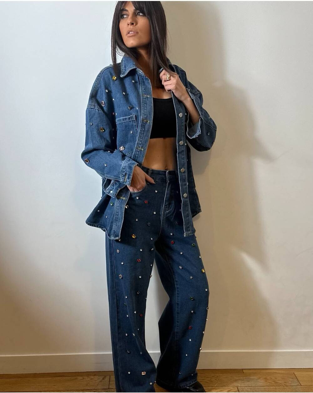 Wholesaler PURPLE QUEEN - denim jacket with hand-finished multicolored pearl