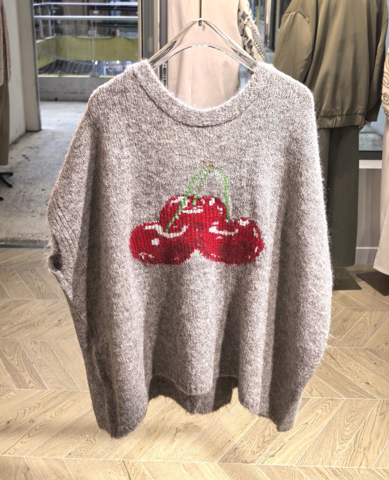 Grossiste PURPLE QUEEN - gilet pull bouton avec le dessin cerise dans le dos