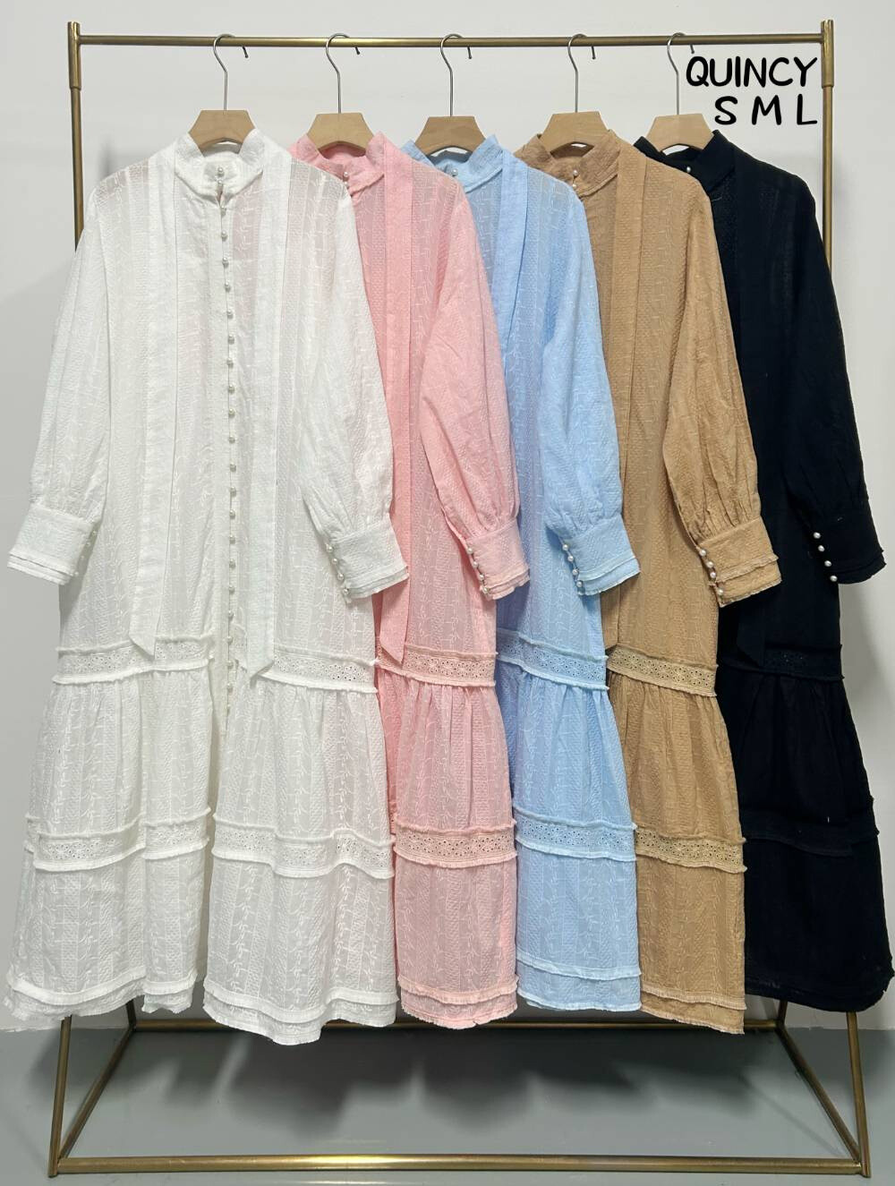 Wholesaler PURPLE QUEEN - long half sleeve dresses with false button in front and lace embroidery