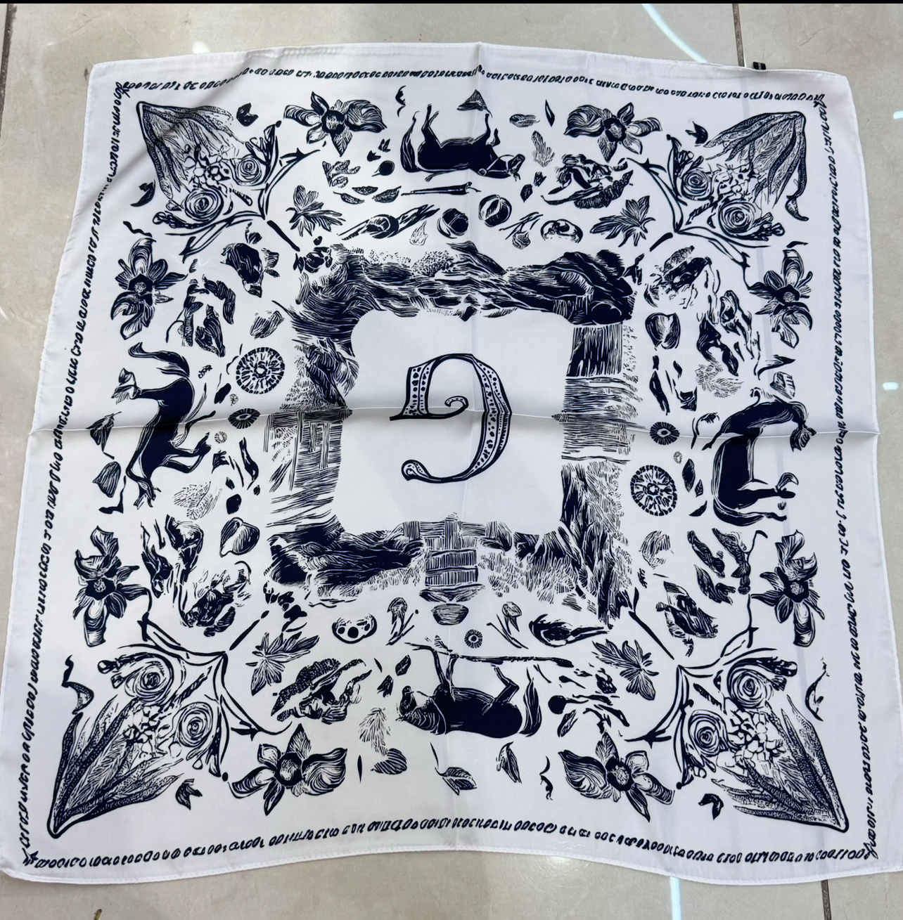 Grossiste Ql - ECHARPES DESIGNE TAILLE 70CM-70CM