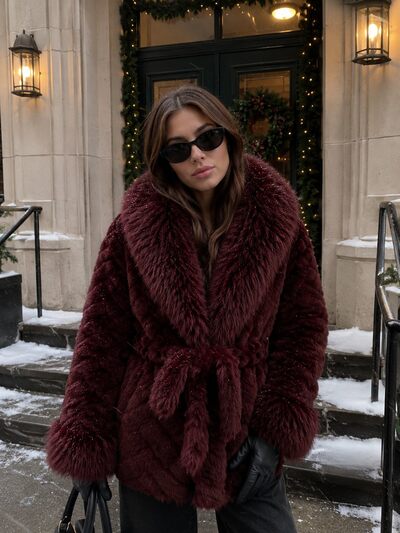 Großhändler QUEEN DRAMA - KUNSTPELZJACKE MIT GÜRTEL Großhändler QUEEN DRAMA - KUNSTPELZJACKE MIT GÜRTEL
