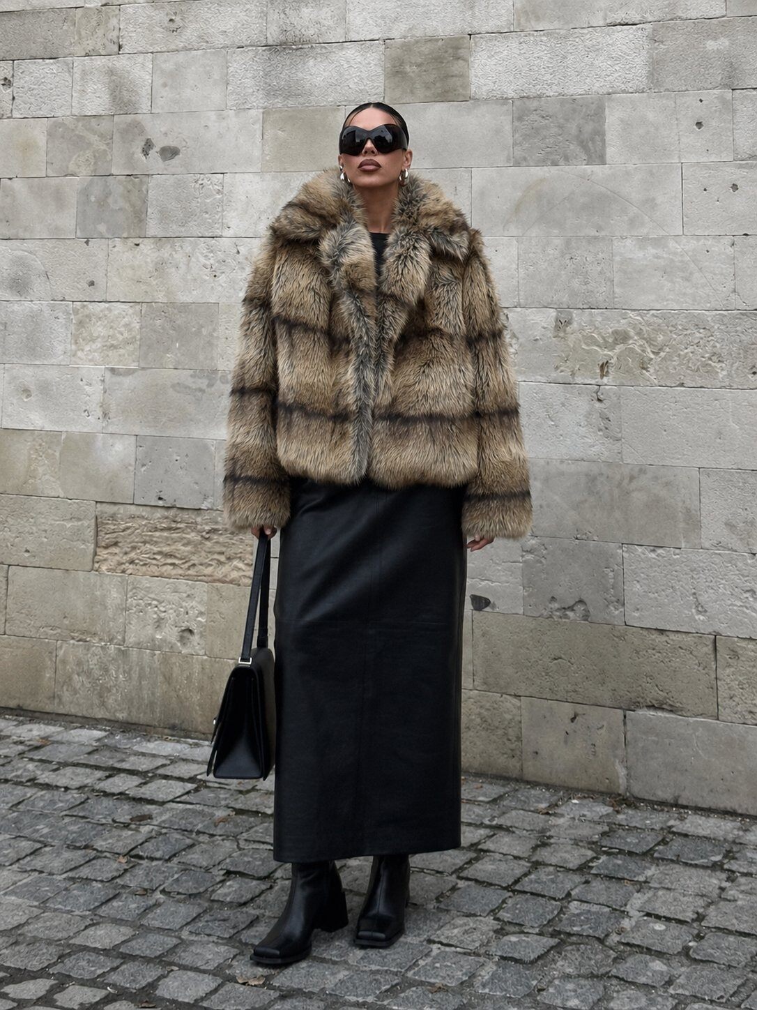 Wholesaler QUEEN DRAMA - Faux fur effect jacket with oversized tiger collar