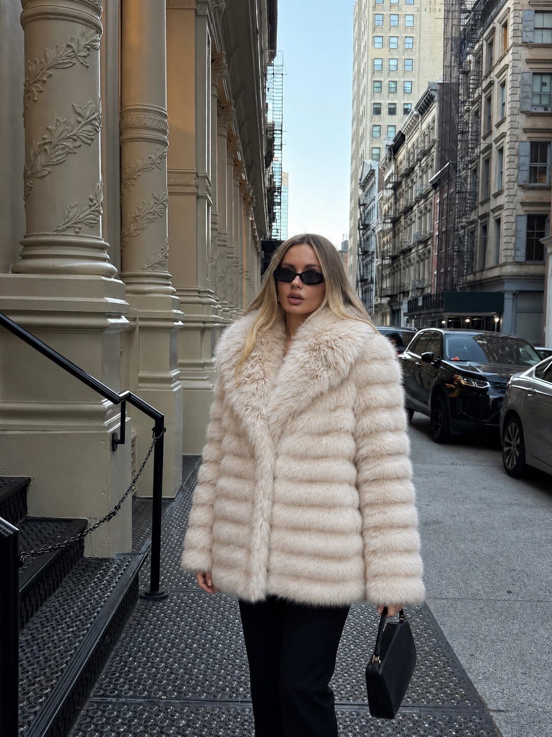 Wholesaler QUEEN DRAMA - Polyester jacket with faux fur effect