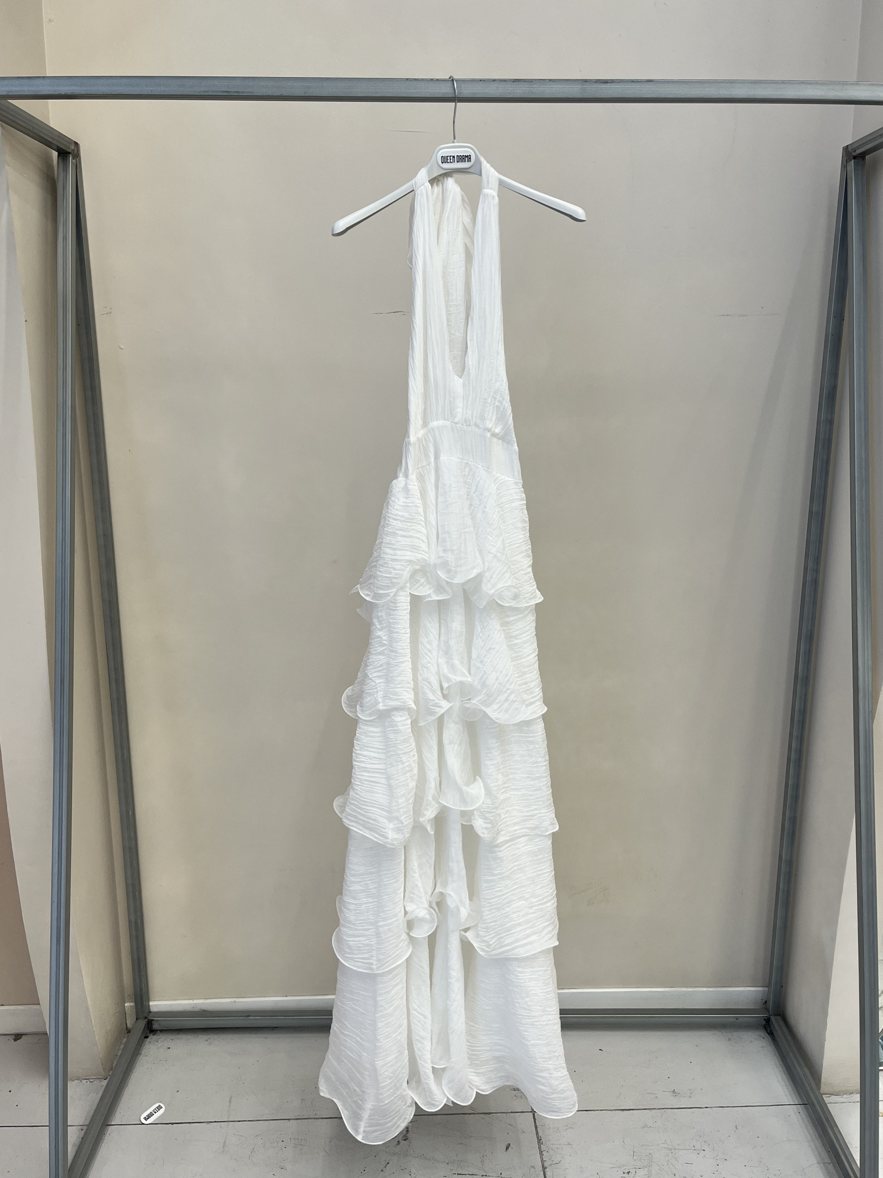 Wholesaler QUEEN DRAMA - Light and comfortable dress, with flowing ruffles
